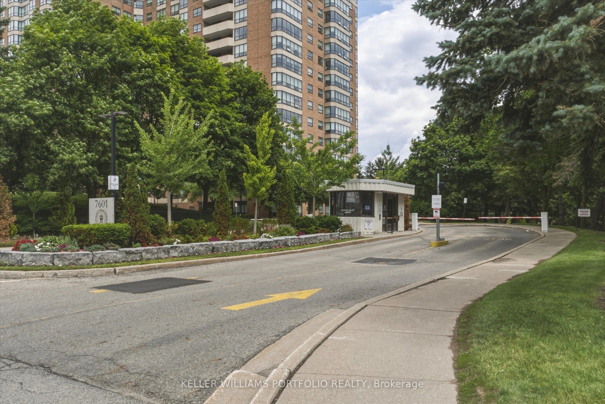 7601 Bathurst Street 515, Vaughan, ON L4J 4H5 photo 2