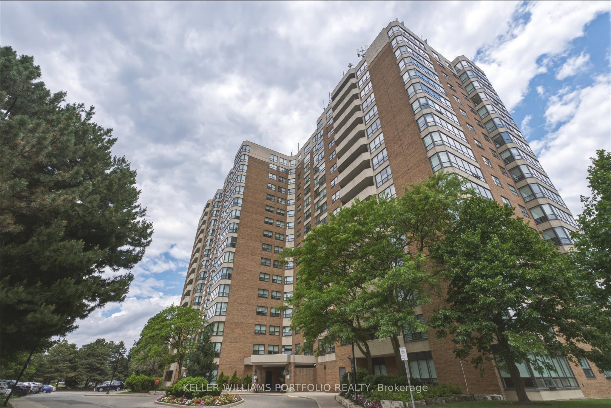 7601 Bathurst Street 515, Vaughan, ON L4J 4H5 photo 3