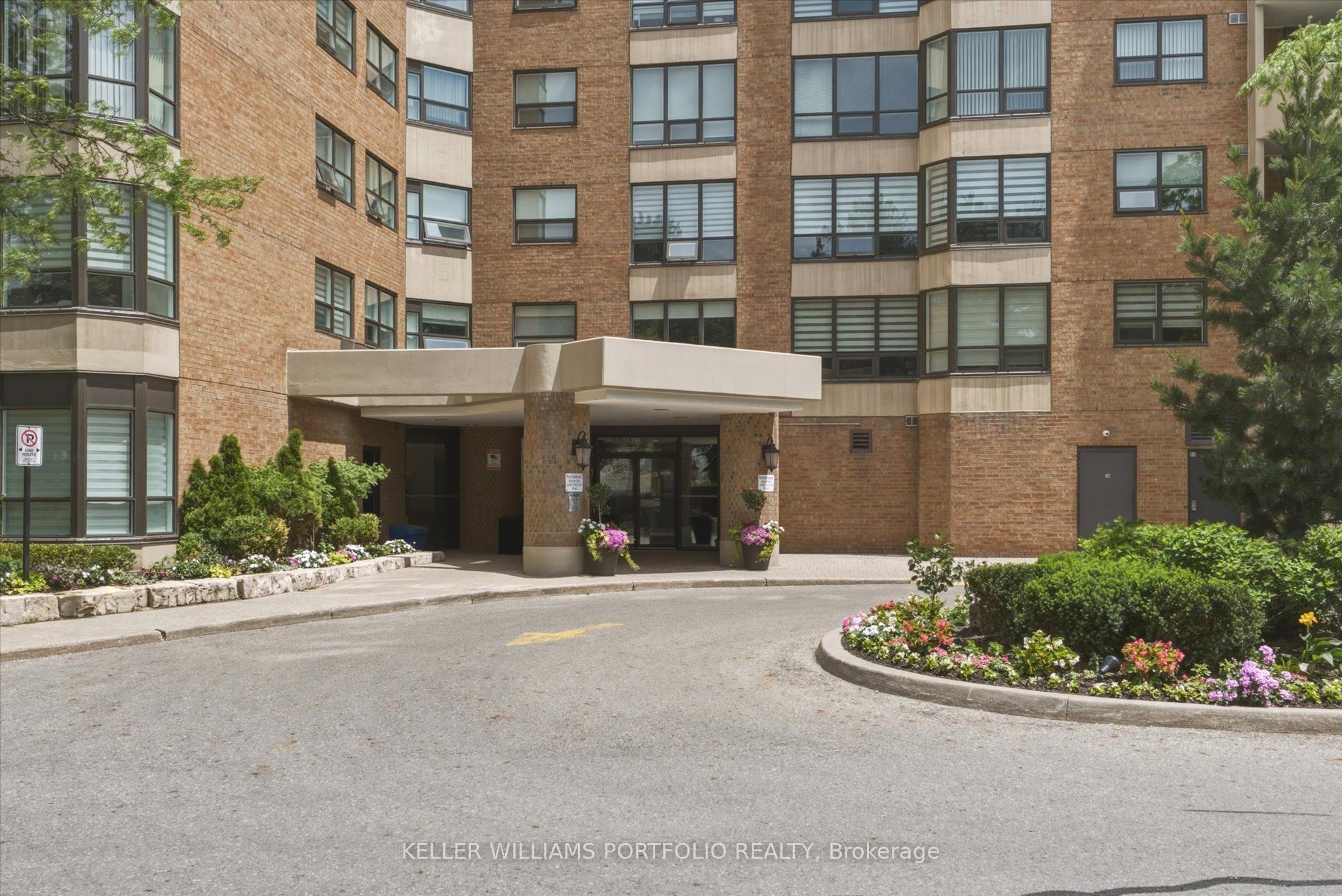 7601 Bathurst Street 515, Vaughan, ON L4J 4H5 photo 4