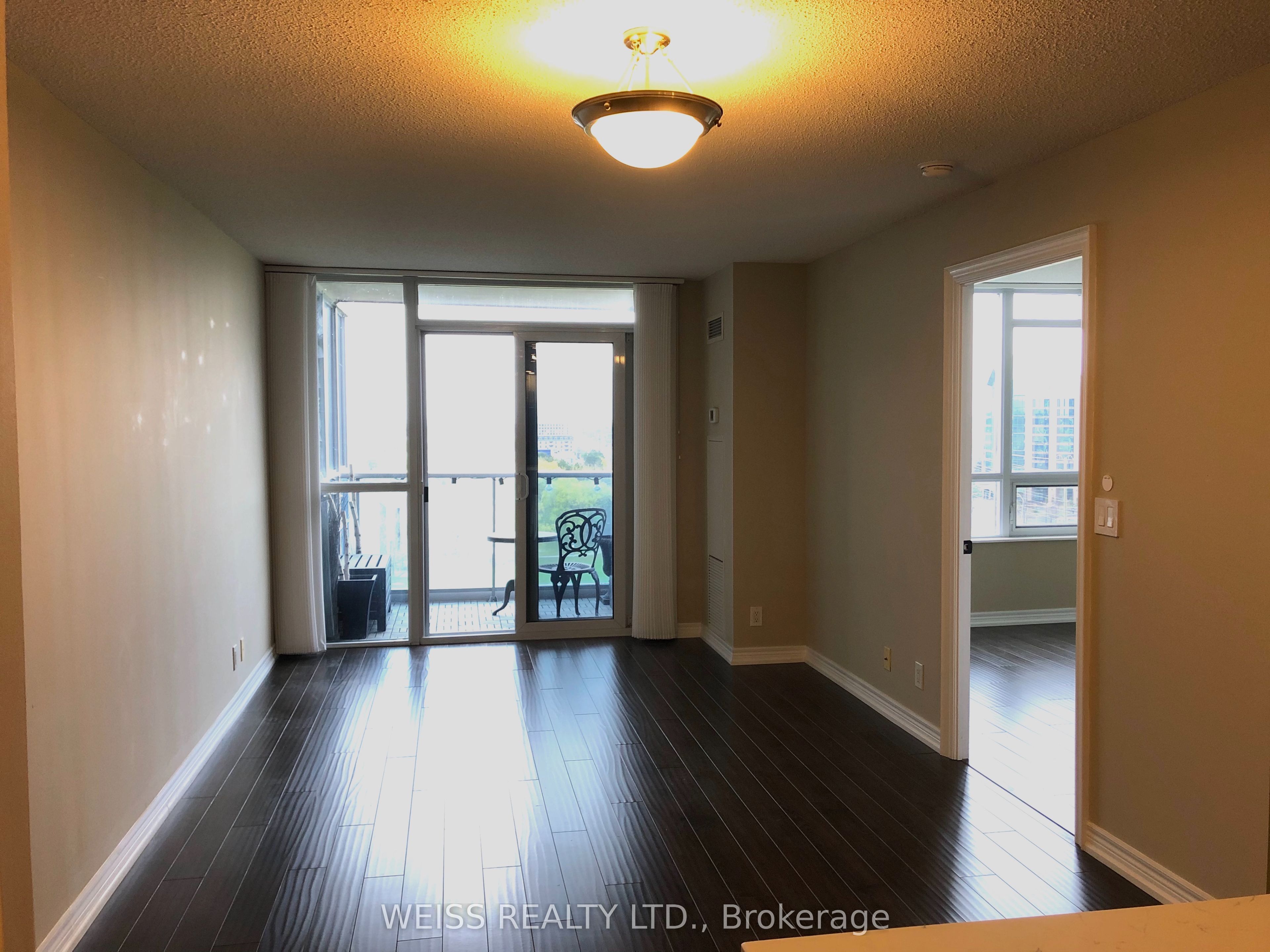 33 Cox Boulevard E 1023, Markham, ON L3R 8A6 photo 4