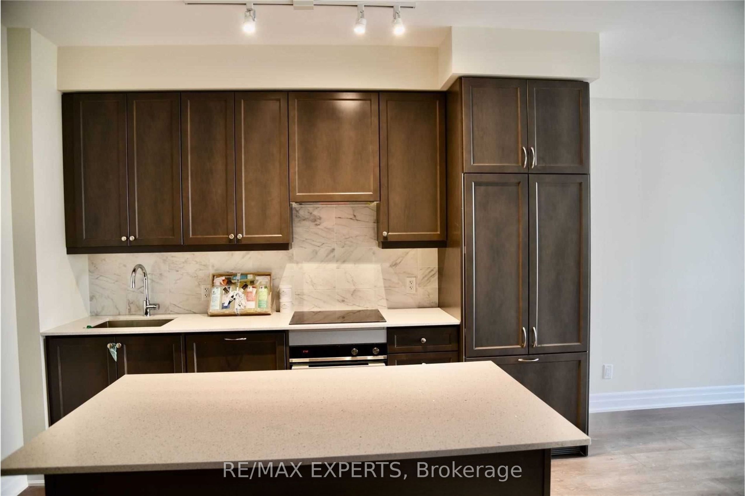 9075 Jane Street 2307, Vaughan, ON L4K 0L7 photo 2