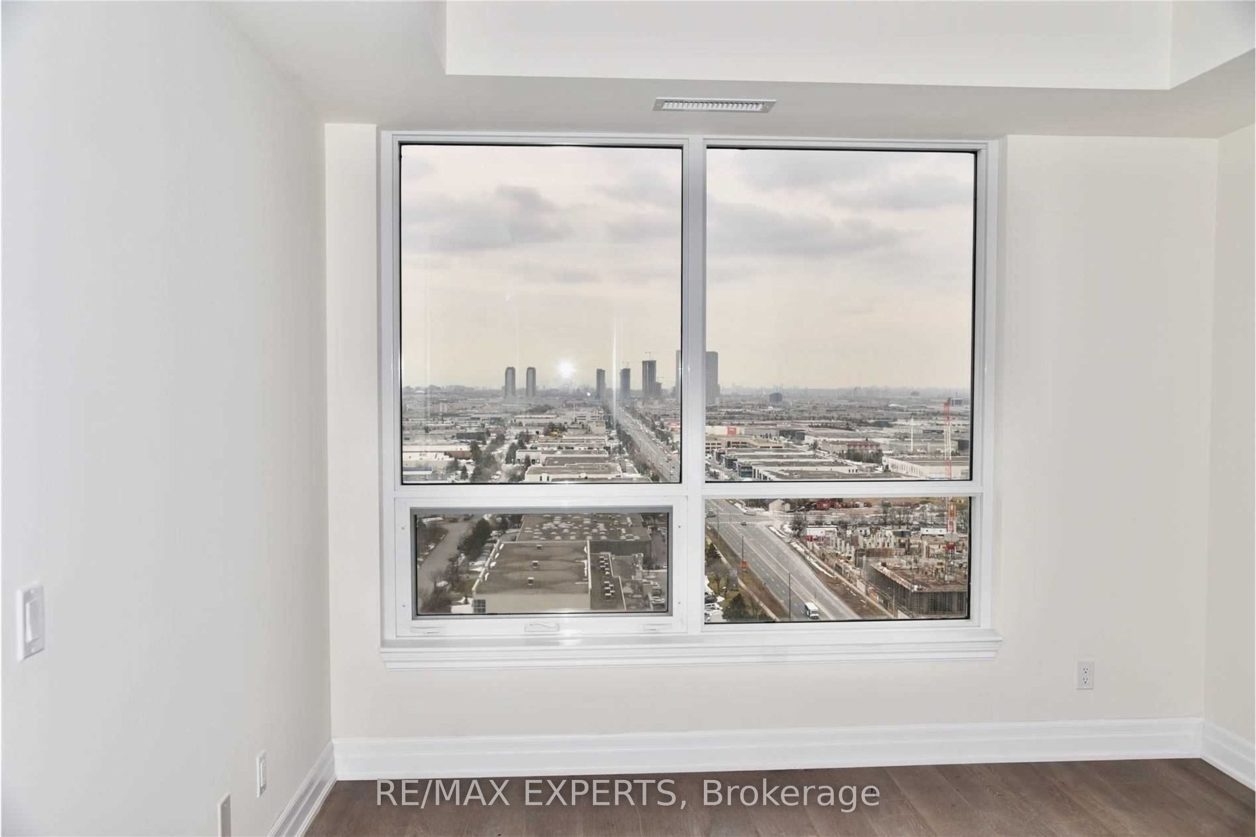 9075 Jane Street 2307, Vaughan, ON L4K 0L7 photo 3