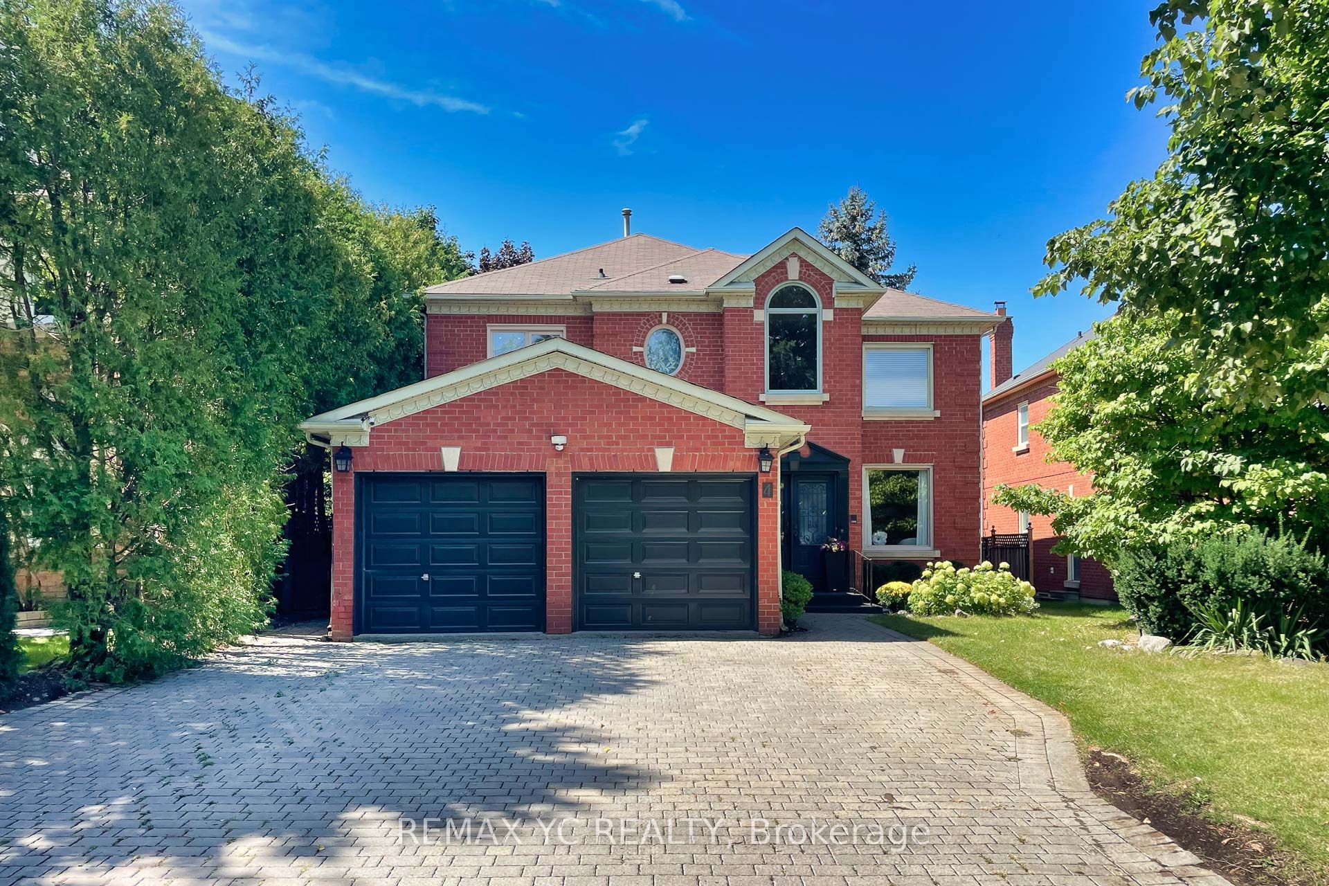 4 Theobalds Circle Lower, Richmond Hill, ON L4C 9E3 photo 2