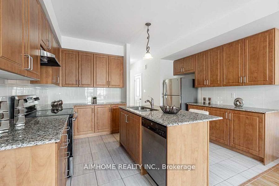 116 Frederick Wilson Avenue, Markham, ON L6B 1P7 photo 4