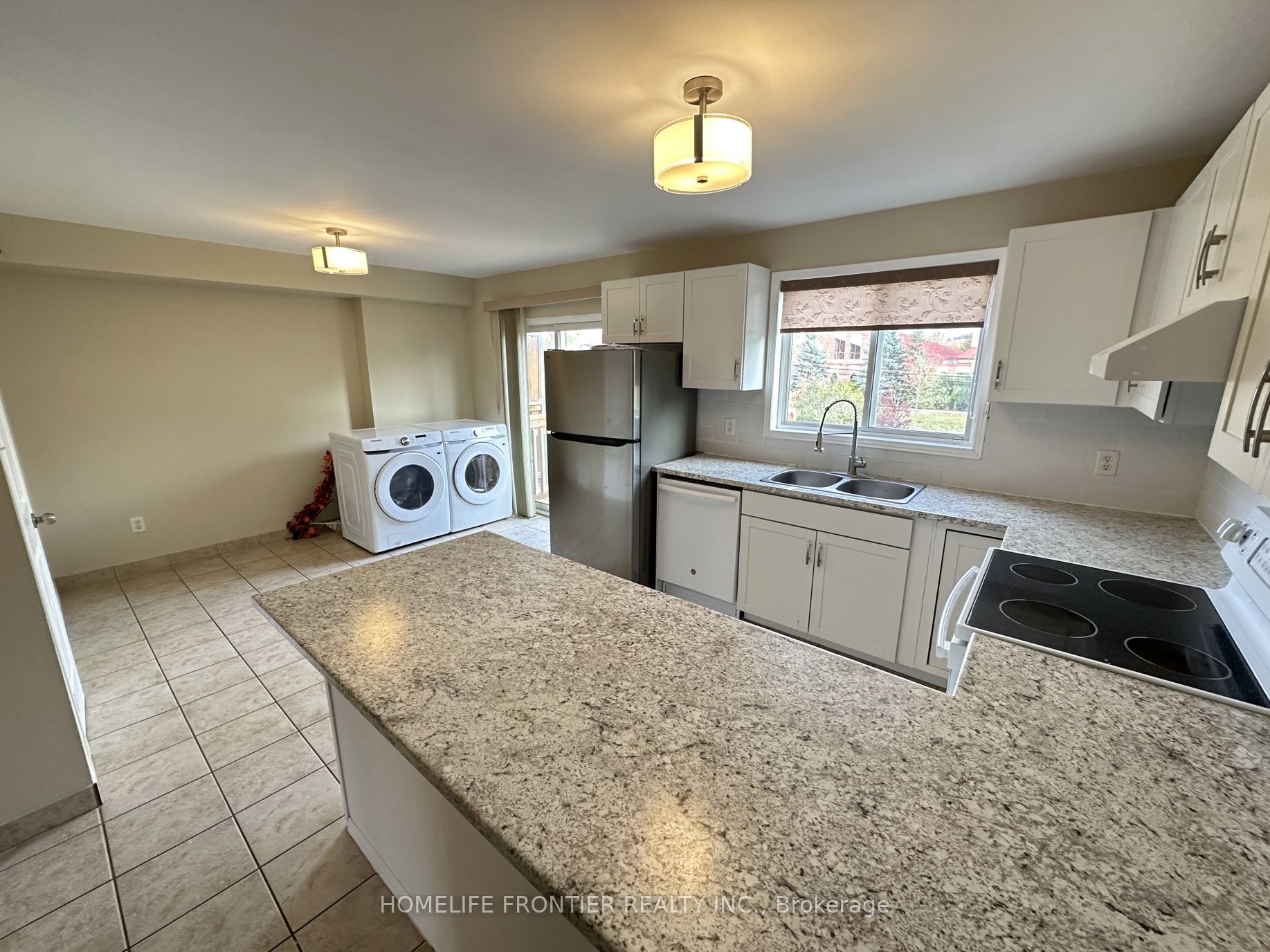 53 Hattie Court Main, Georgina, ON L4P 3Z8 photo 3