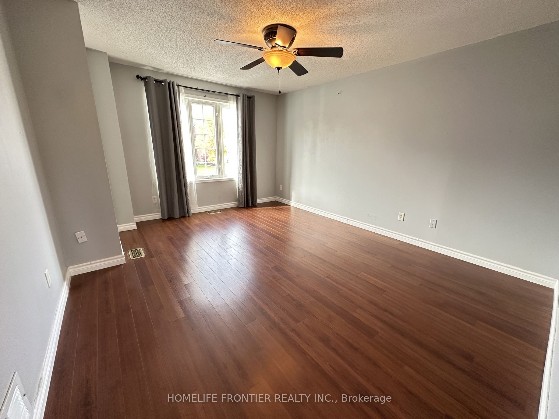 53 Hattie Court Main, Georgina, ON L4P 3Z8 photo 4