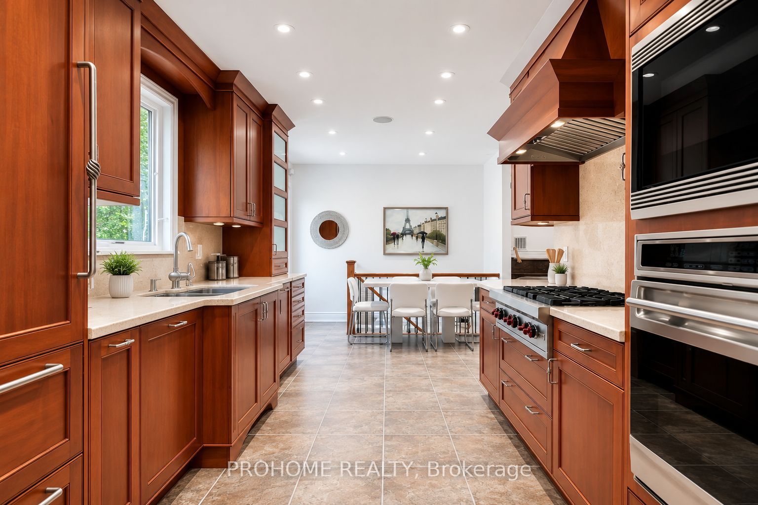 16 Tuscay Court, Markham, ON L3R 1V1 photo 2