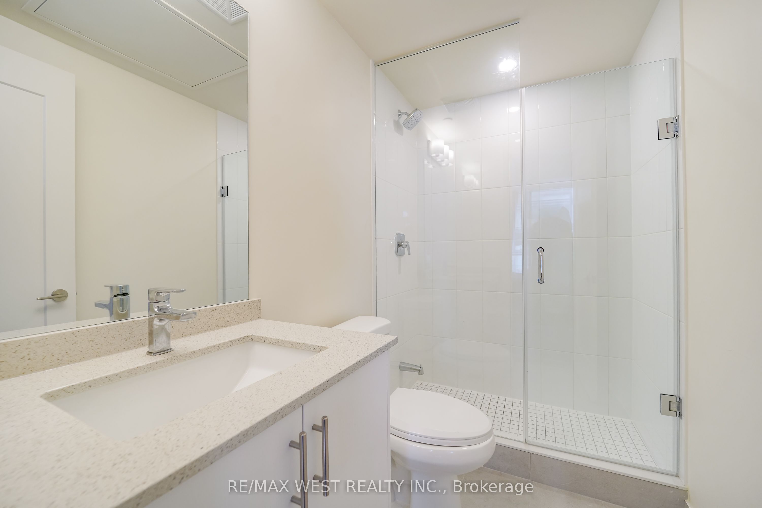 8960 Jane Street 1502, Vaughan, ON L4K 0N9 photo 5