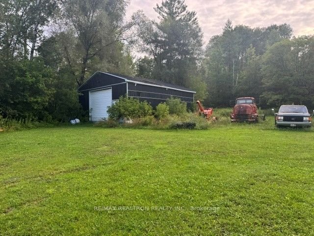 8413 10th Line, Essa, ON L4M 4S4 photo 3