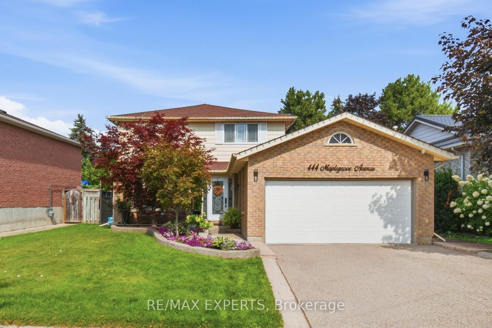 444 Maplegrove Avenue, Bradford West Gwillimbury, ON L3Z 2V6 photo 2