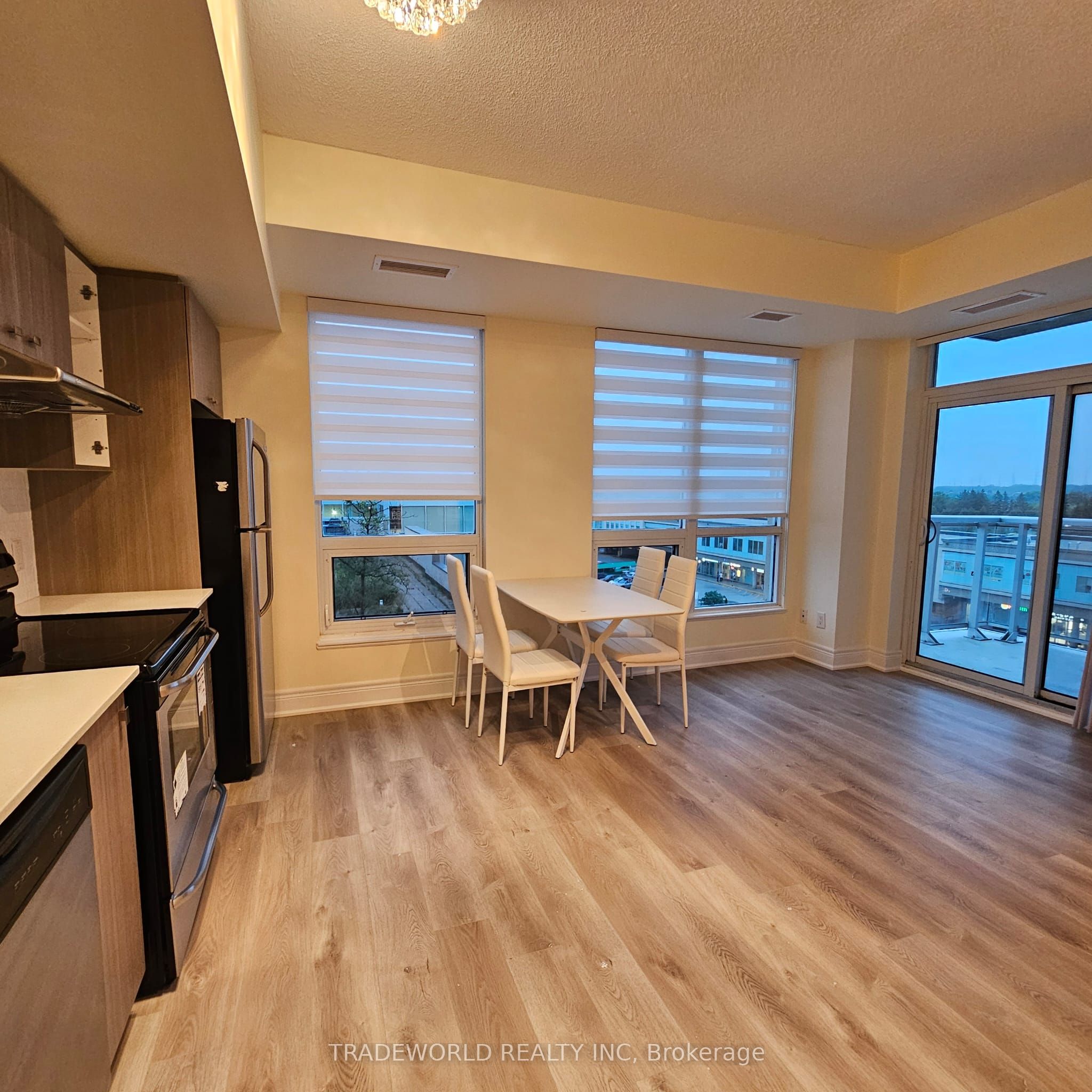 8323 Kennedy Road 626, Markham, ON L3R 5W7 photo 3