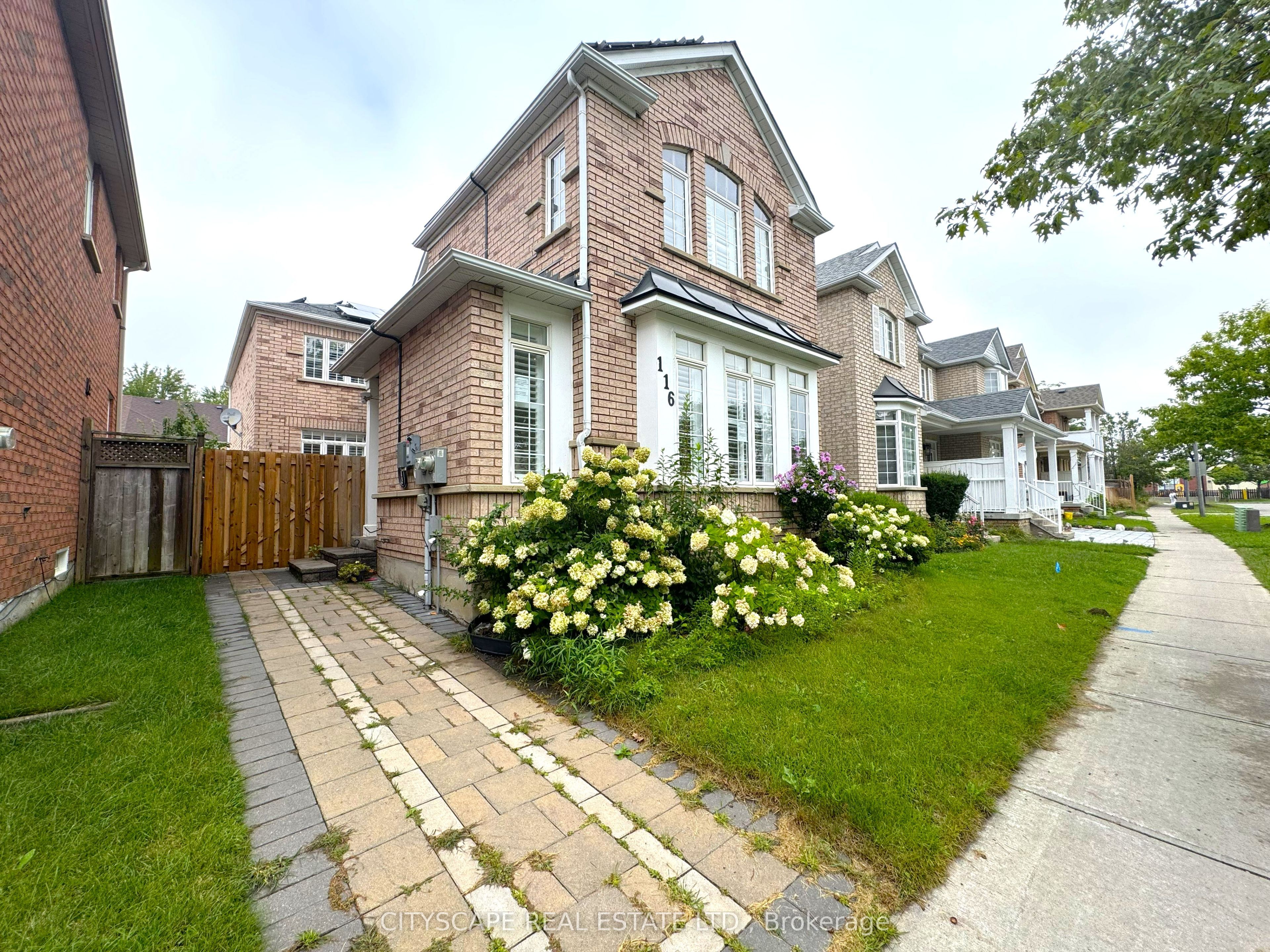 116 Emery Hill Boulevard, Markham, ON L6C 2S6 photo 2