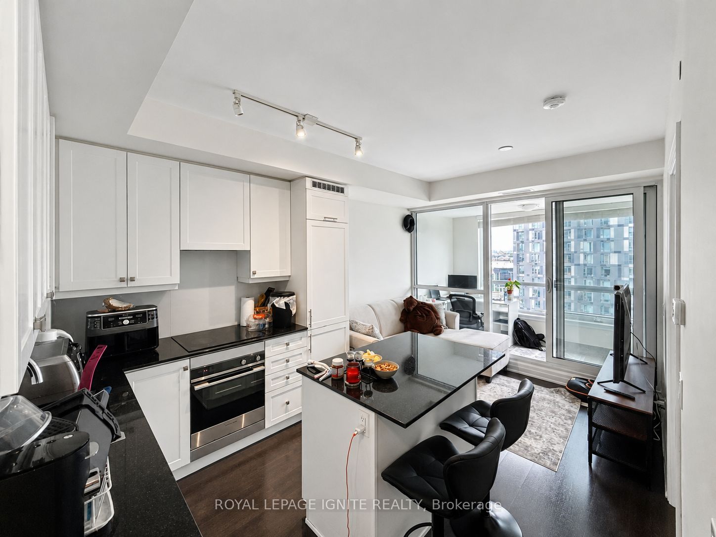 9085 Jane Street 1401, Vaughan, ON L4K 0L8 photo 4