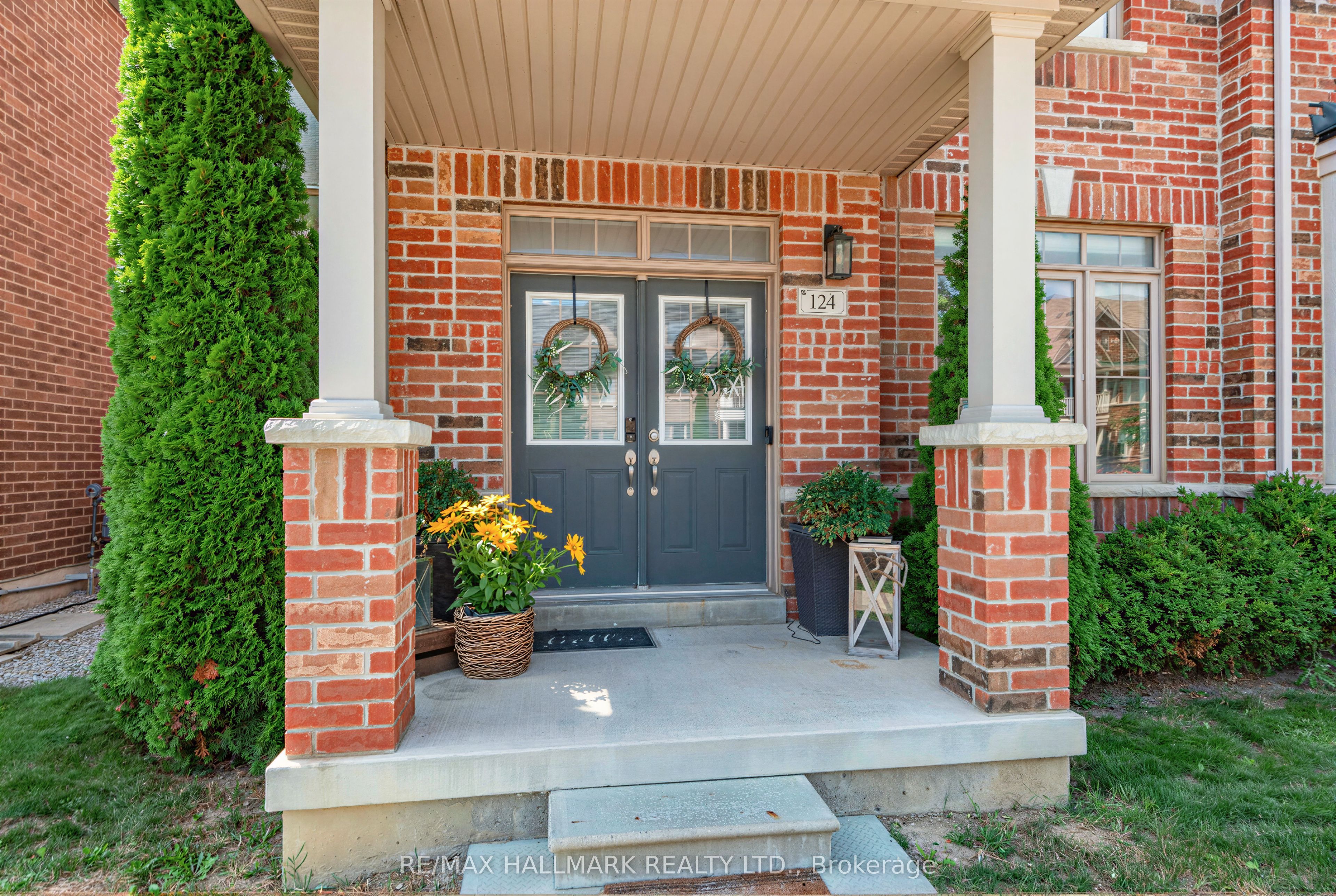124 Barons Street, Vaughan, ON L4H 3Y3 photo 2