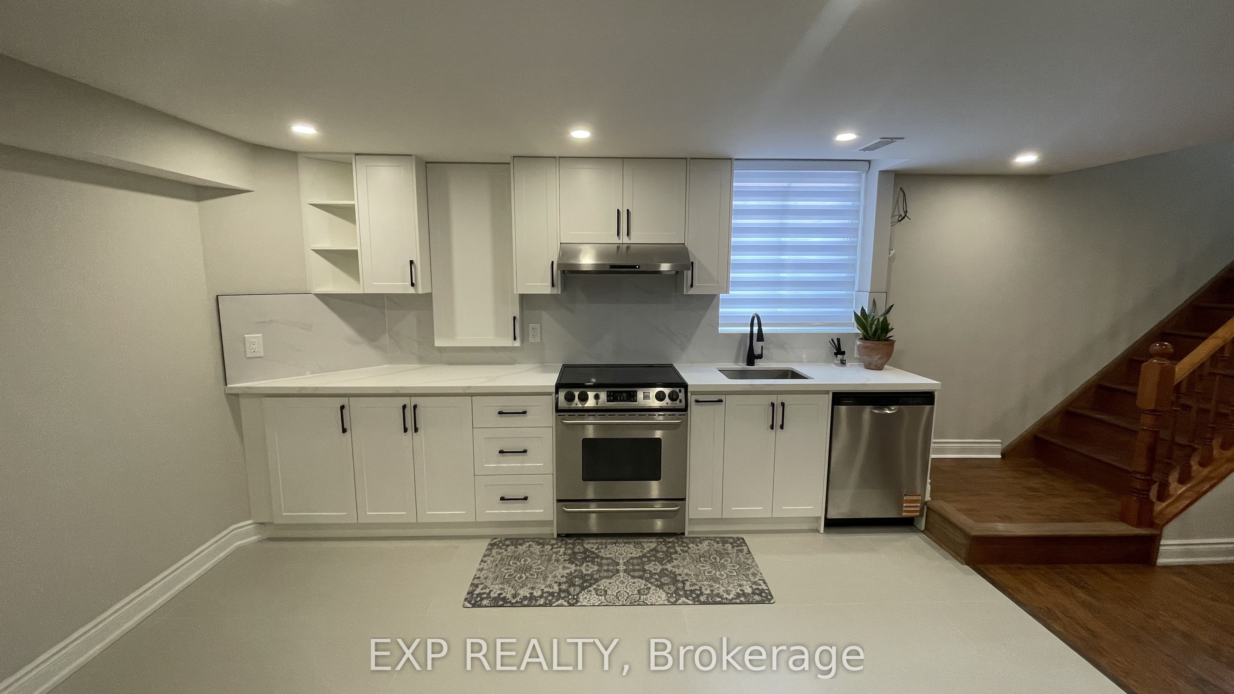 94 Lensmith Drive Basement, Aurora, ON L4G 6R9