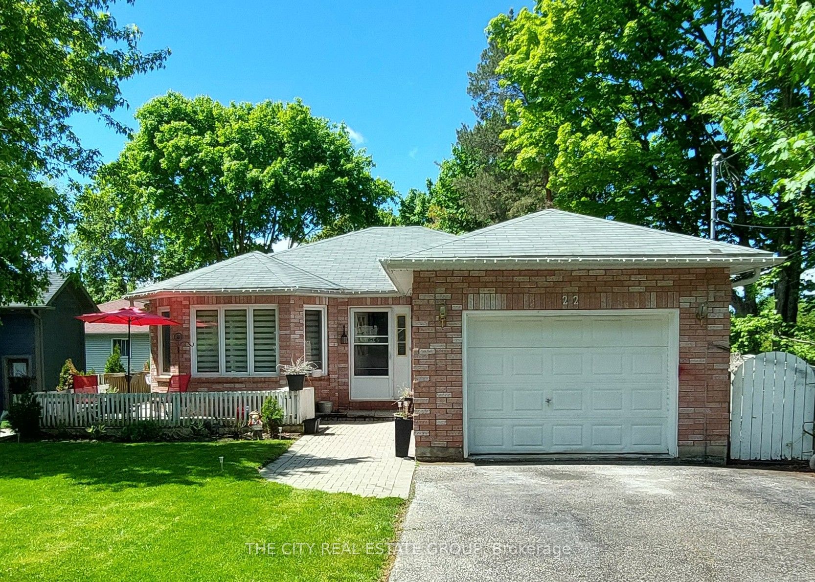 22 Pineway Avenue Bsmt, Georgina, ON L4P 3V9