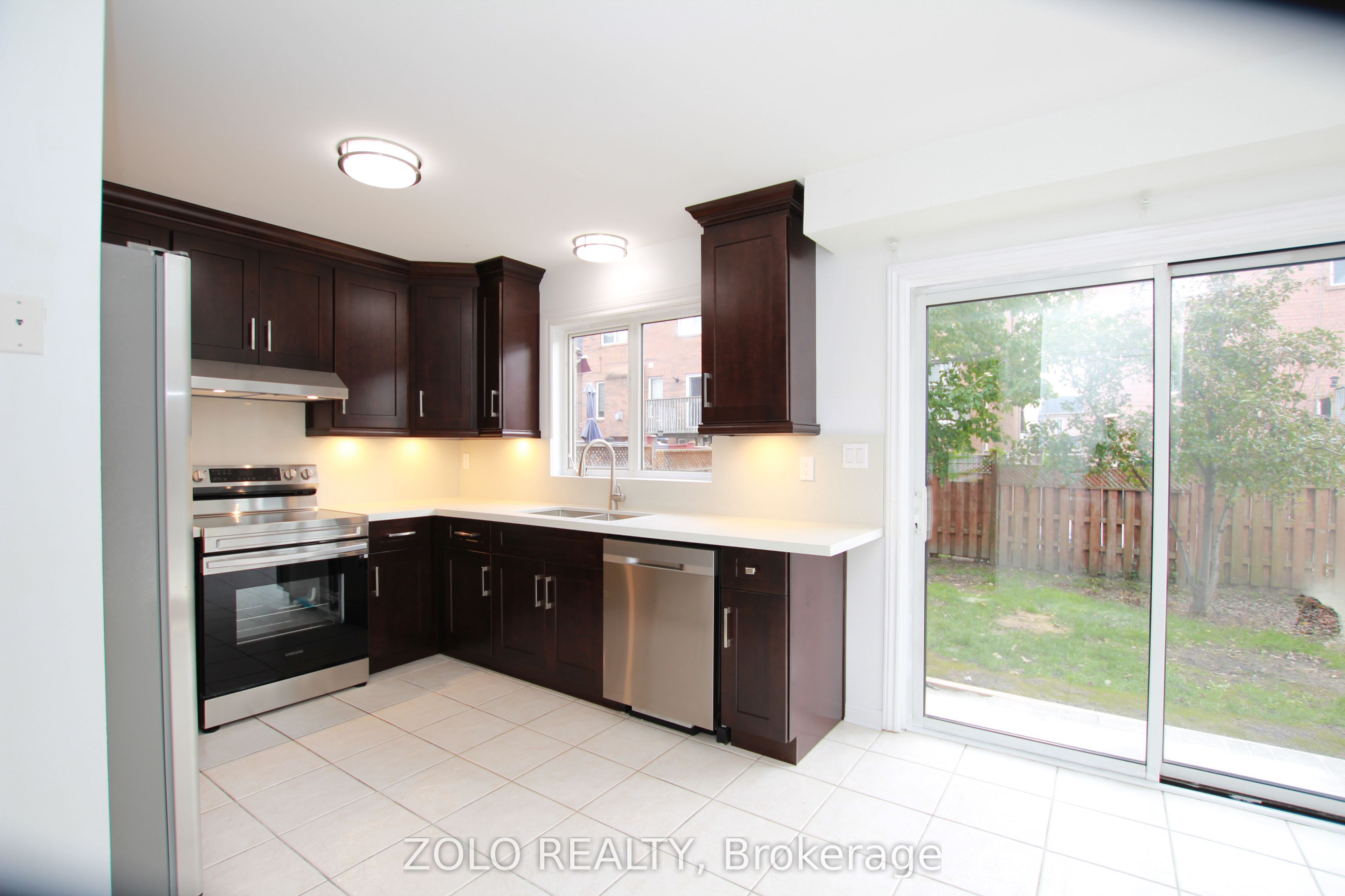 226 Equator Crescent N, Vaughan, ON L6A 2Y1 photo 3