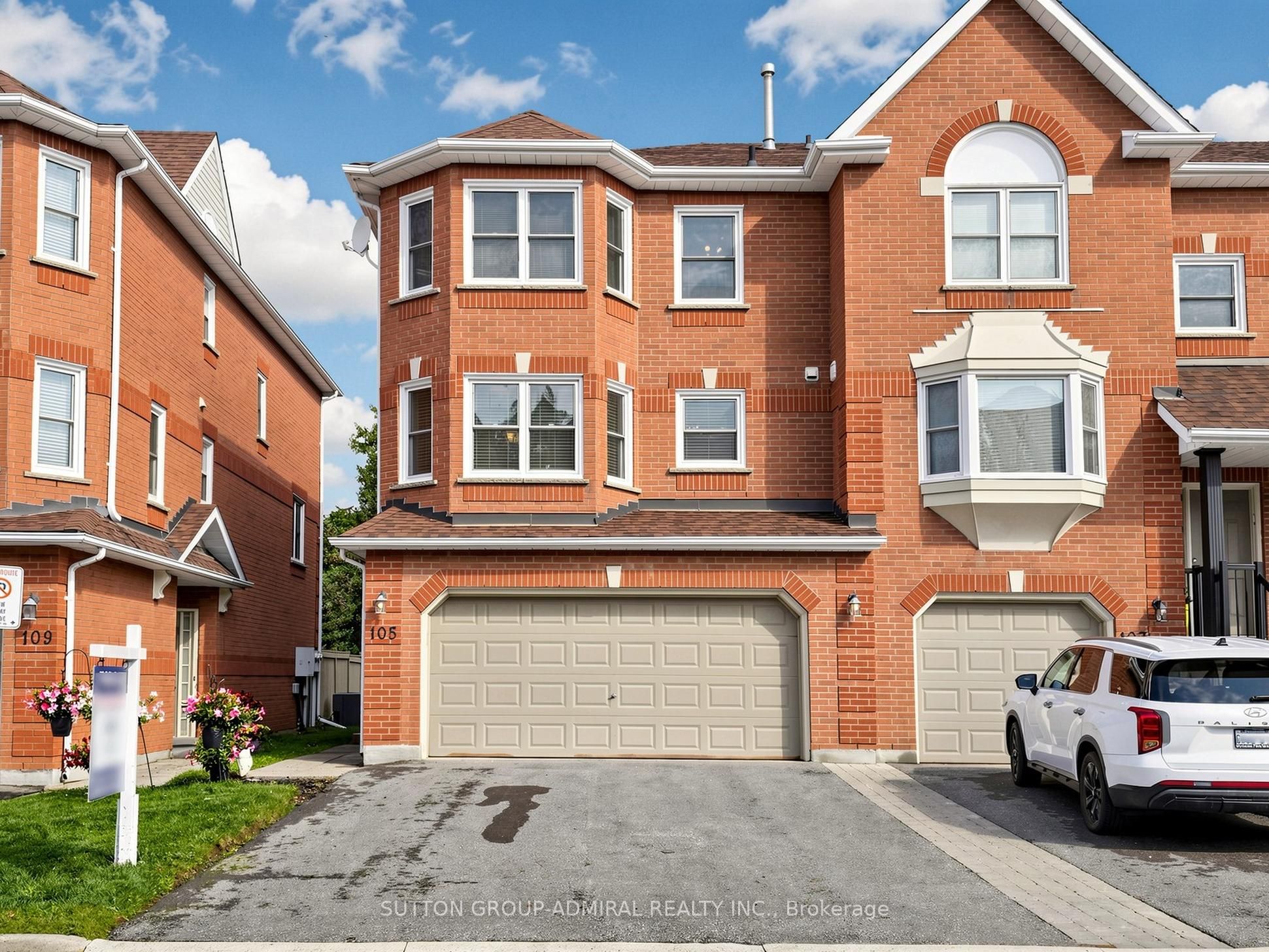 105 Leah Crescent 105, Vaughan, ON L4J 8C4 photo 2