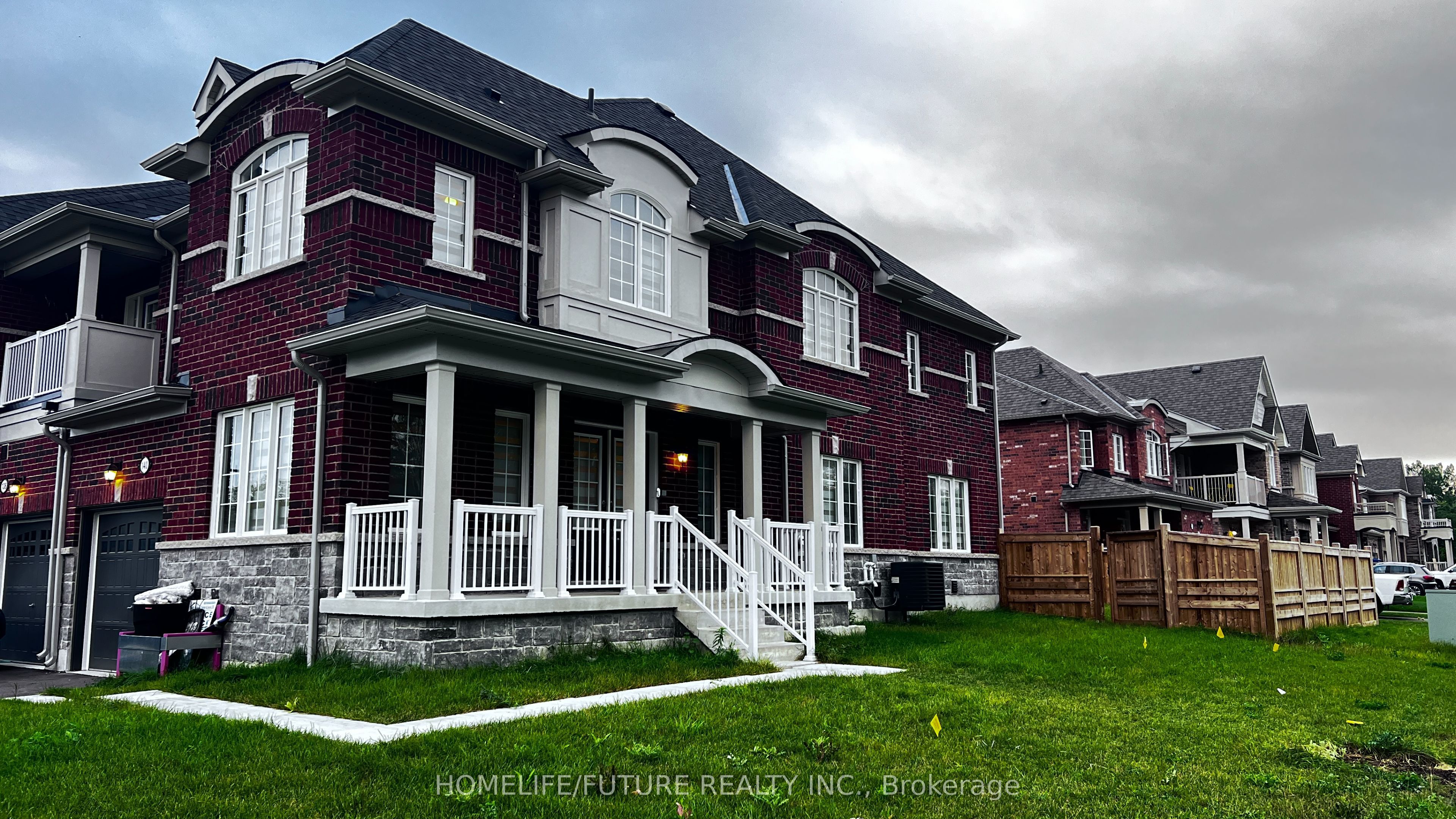 140 Cliff Thompson Court, Georgina, ON L0E 1R0