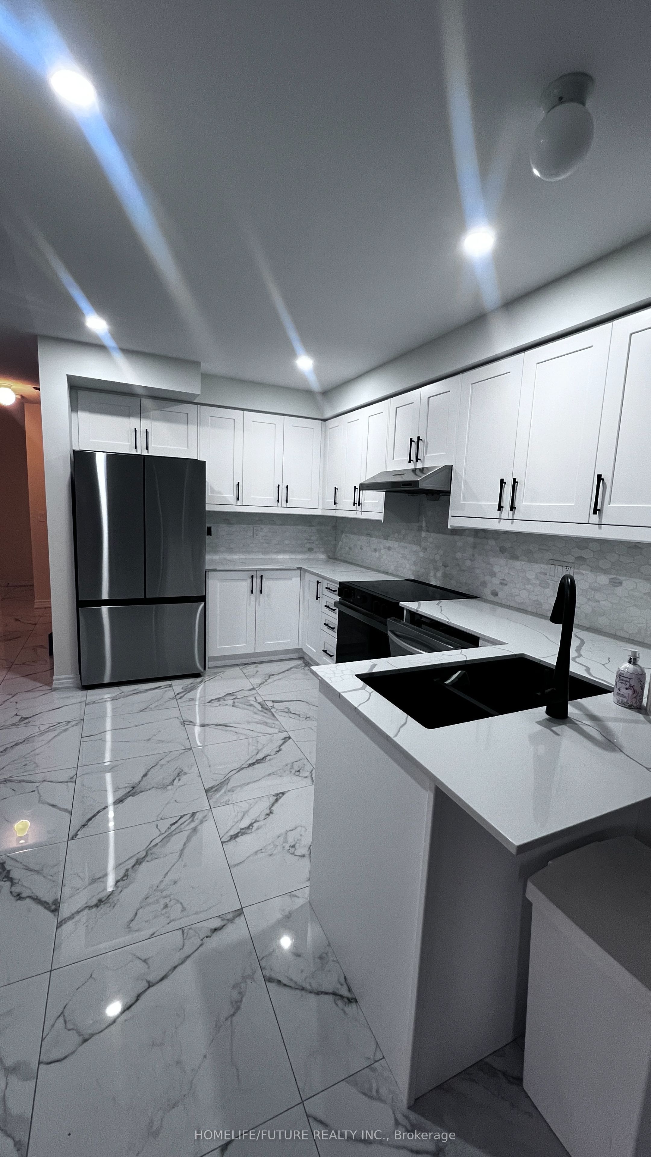 140 Cliff Thompson Court, Georgina, ON L0E 1R0 photo 3