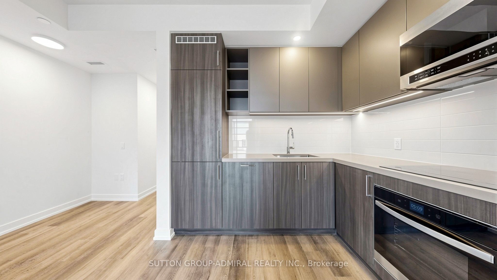 5 Meadowdale Road 1301, Vaughan, ON L4K 0C7 photo 5