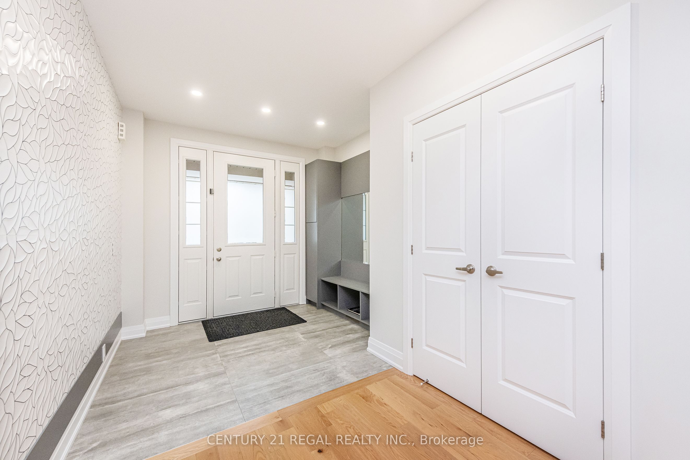 13 Neilly Terrace, Bradford West Gwillimbury, ON L3Z 4K9 photo 3