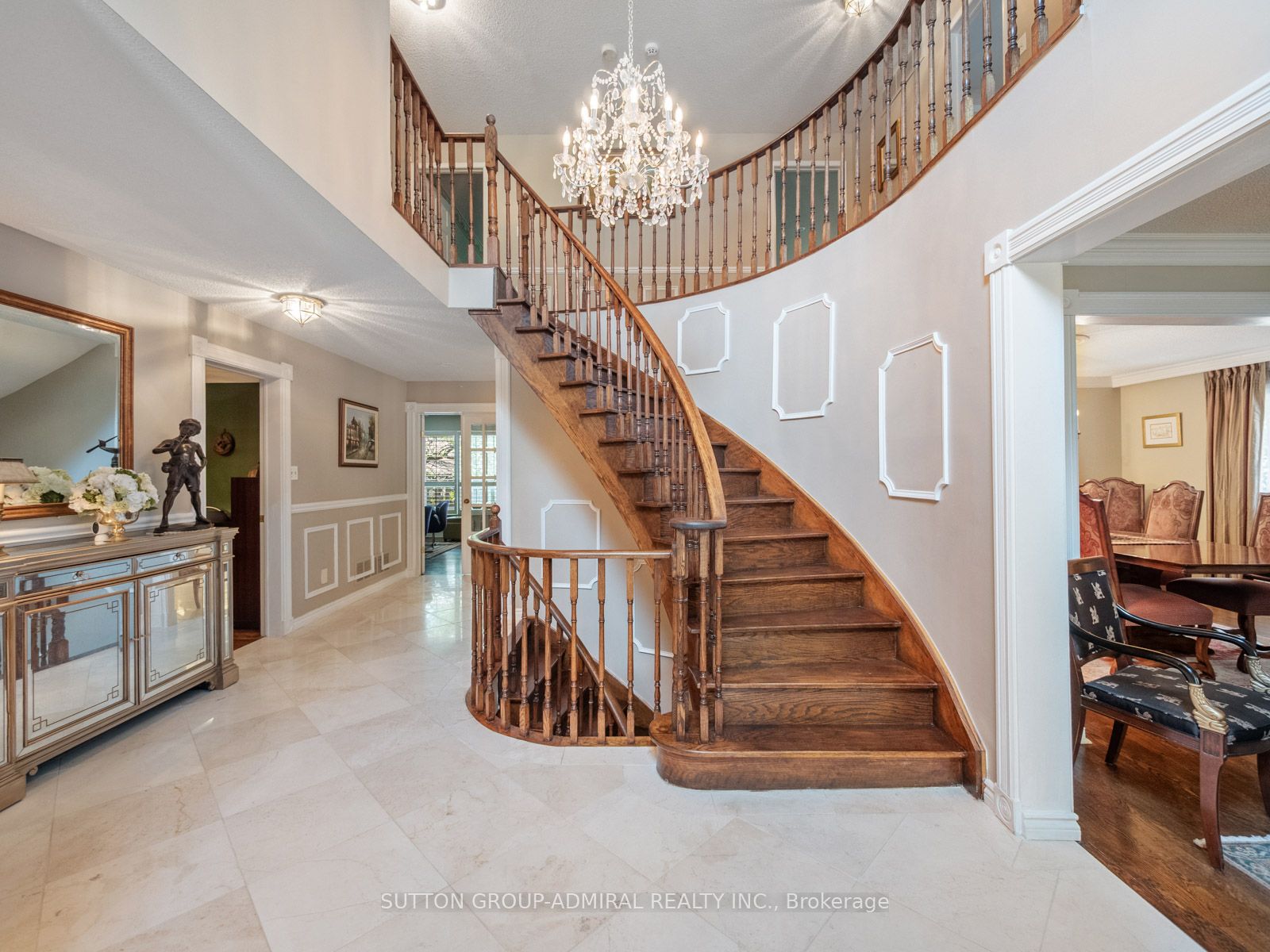 49 Miriam Crescent, Richmond Hill, ON L4B 2P8 photo 4