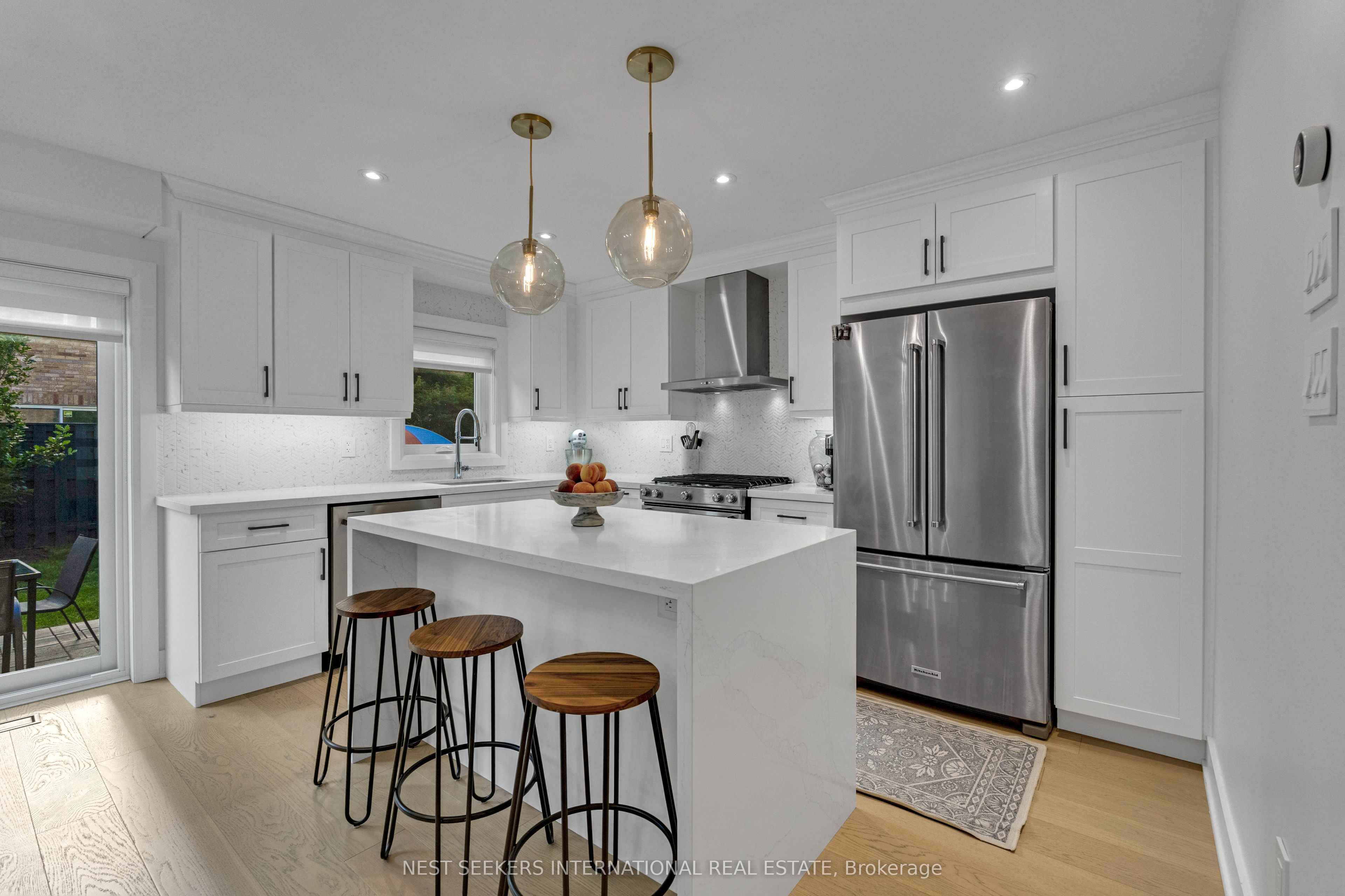 233 Venice Gate Drive, Vaughan, ON L4H 0G1 photo 4