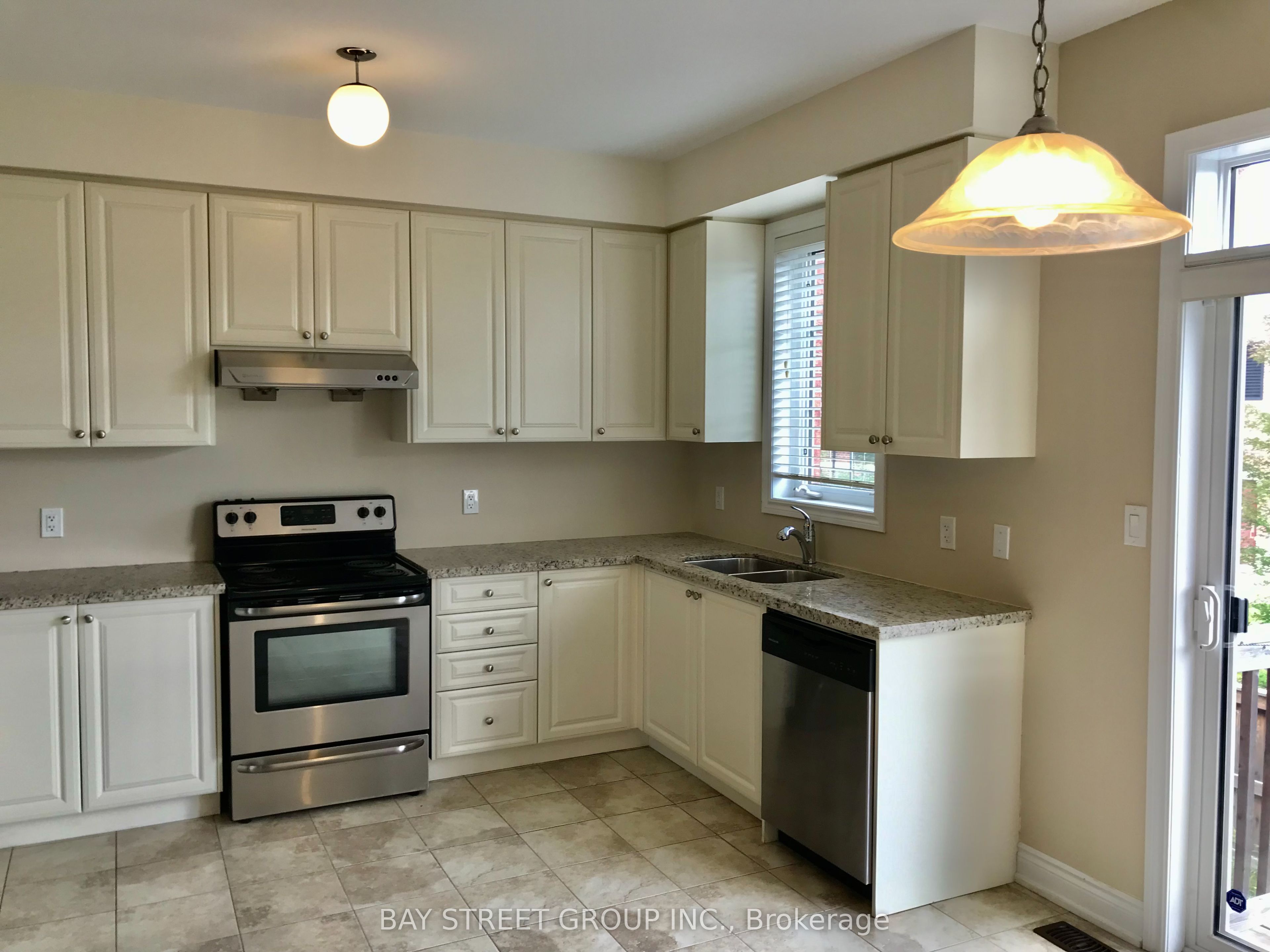 86 Mack Clement Lane, Richmond Hill, ON L4S 0G2 photo 5