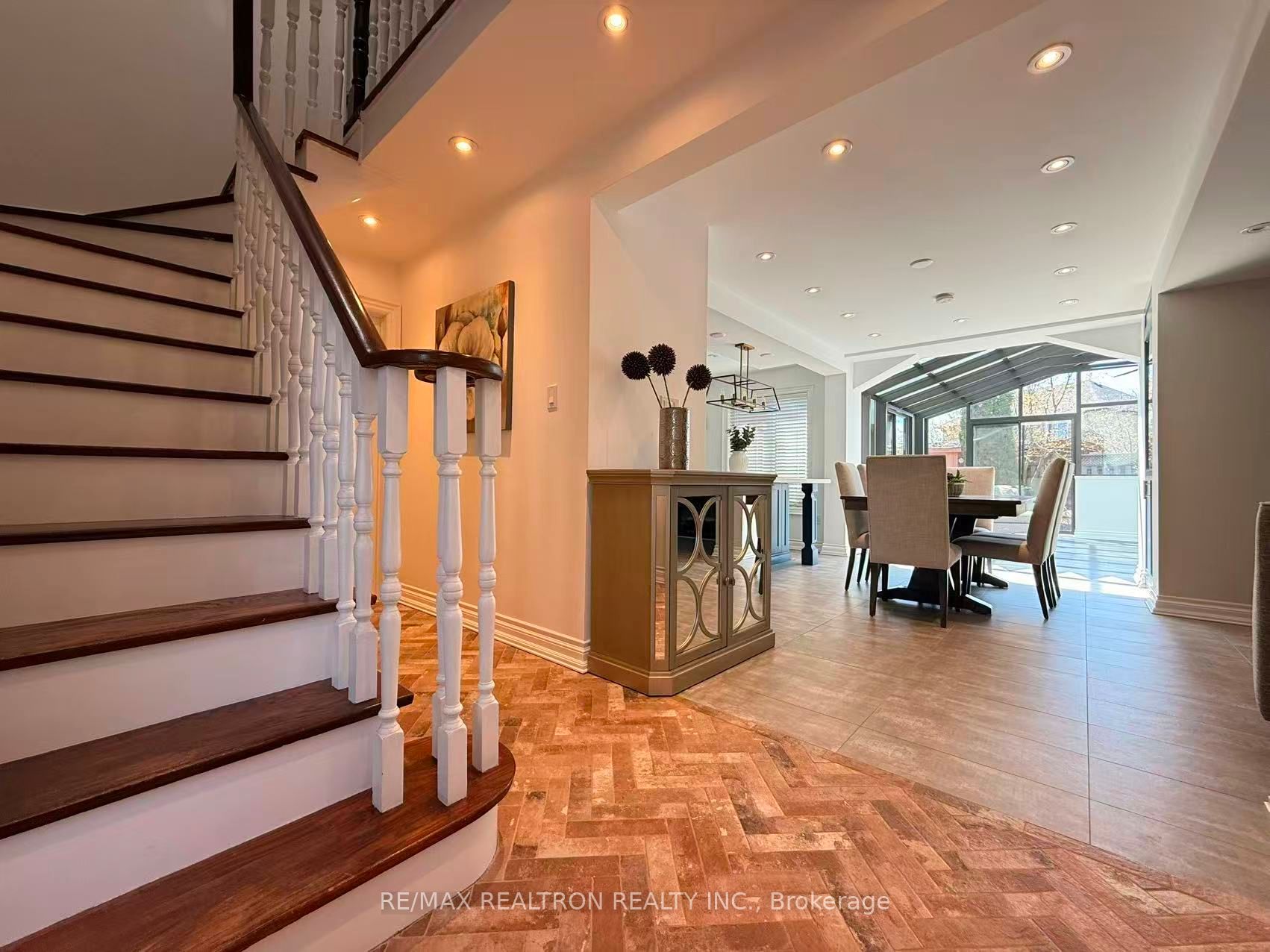 213 Roseheath Drive, Vaughan, ON L6A 2A3 photo 2