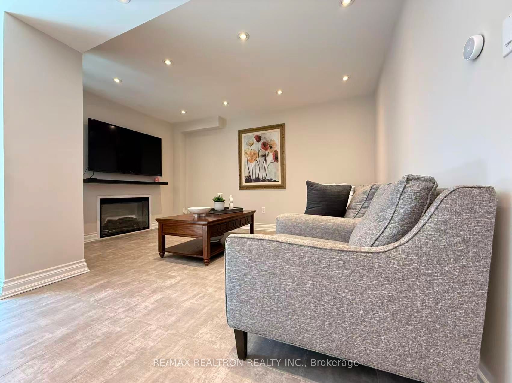 213 Roseheath Drive, Vaughan, ON L6A 2A3 photo 4