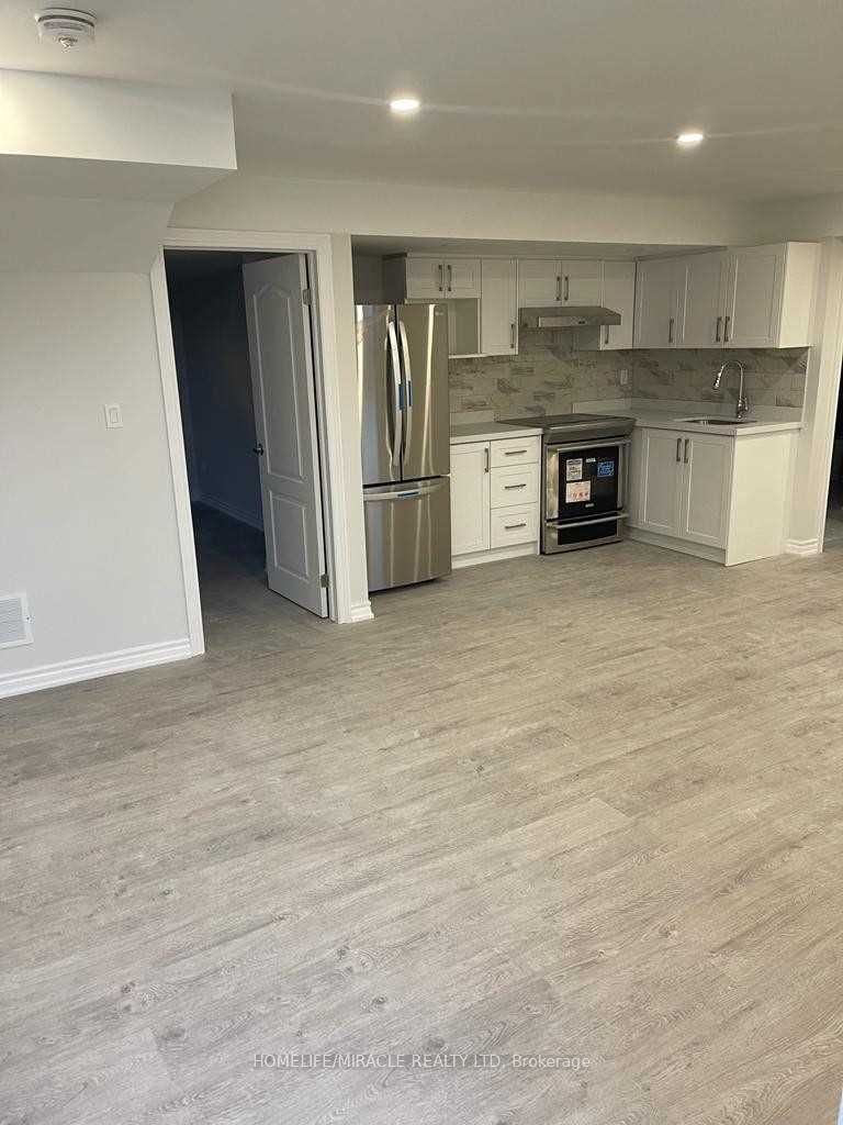 63 Deepwood (Bst) Crescent, East Gwillimbury, ON L9N 0P8 photo 2