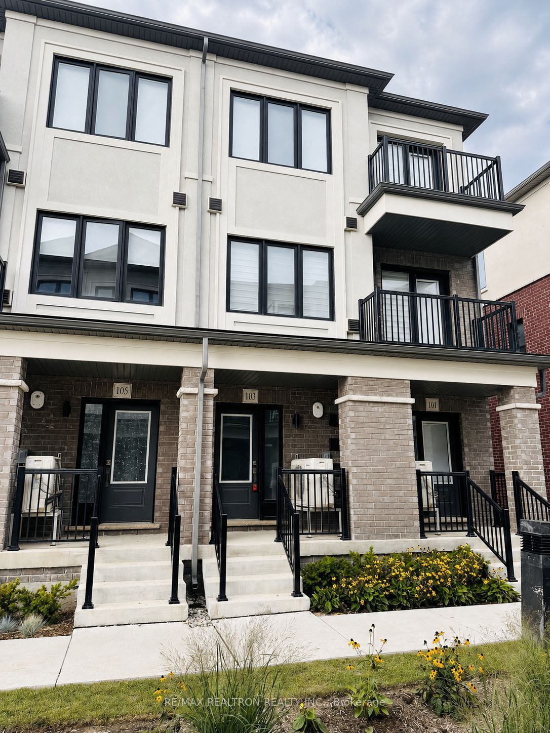 105 Matawin Lane, Richmond Hill, ON L4B 0H7