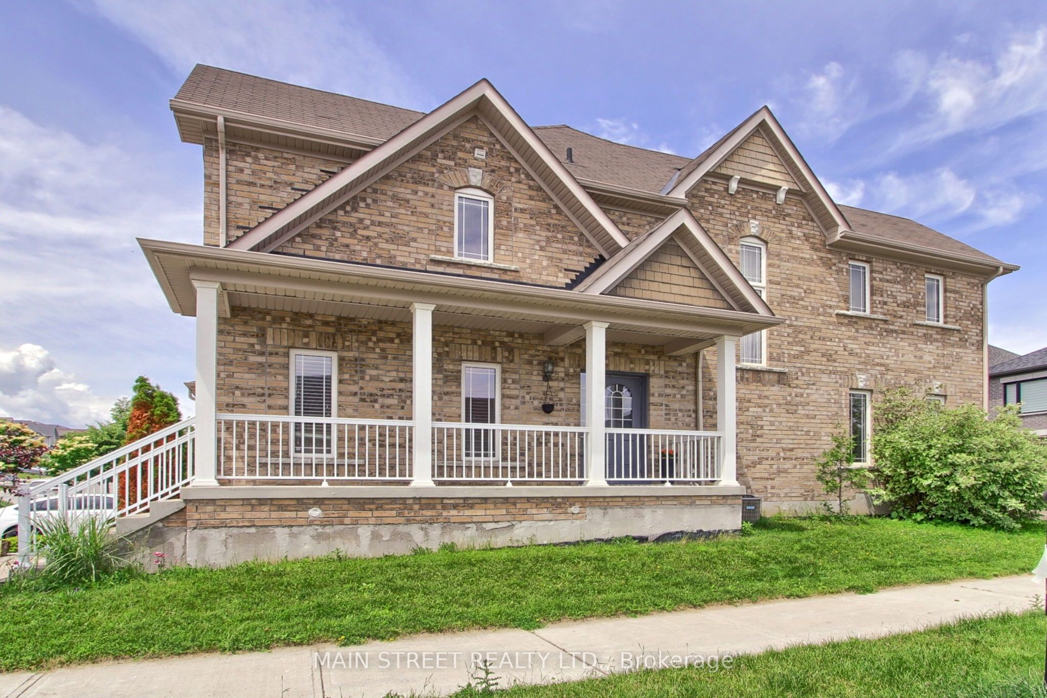 34 Grey Wing Avenue, Georgina, ON L4P 0B8
