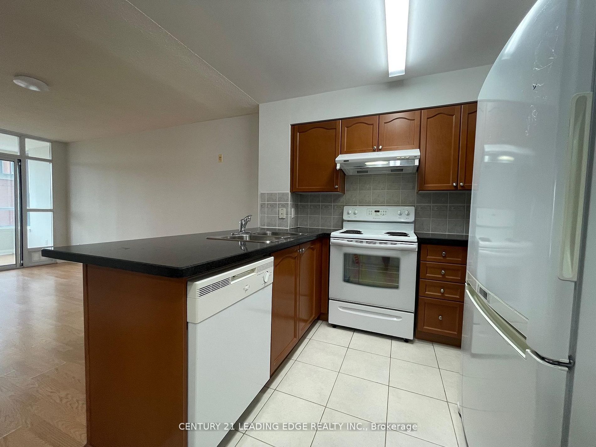 7373 Kennedy Road 502, Markham, ON L3R 1H6 photo 5