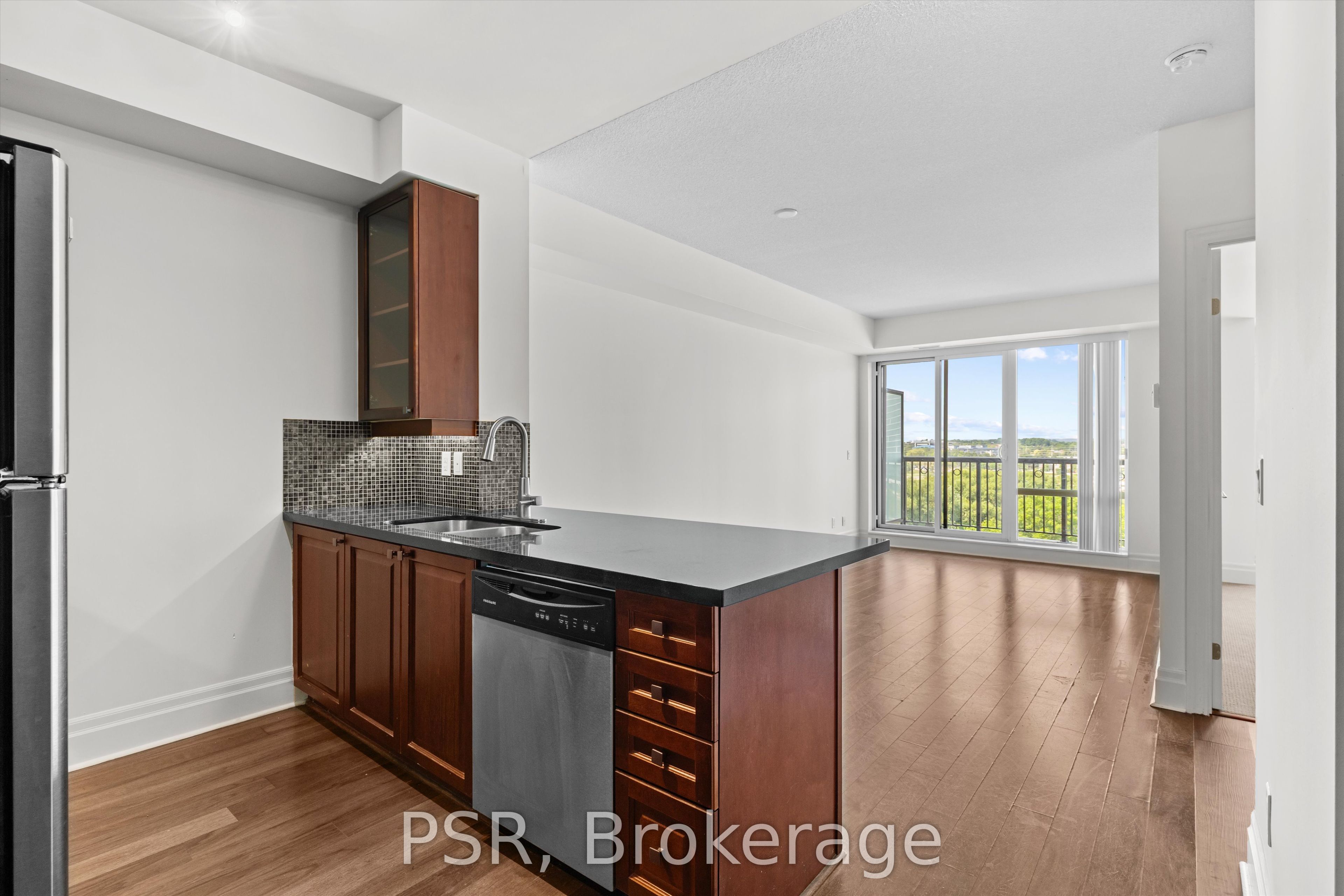 151 Upper Duke Crescent 706, Markham, ON L6G 0E1 photo 2