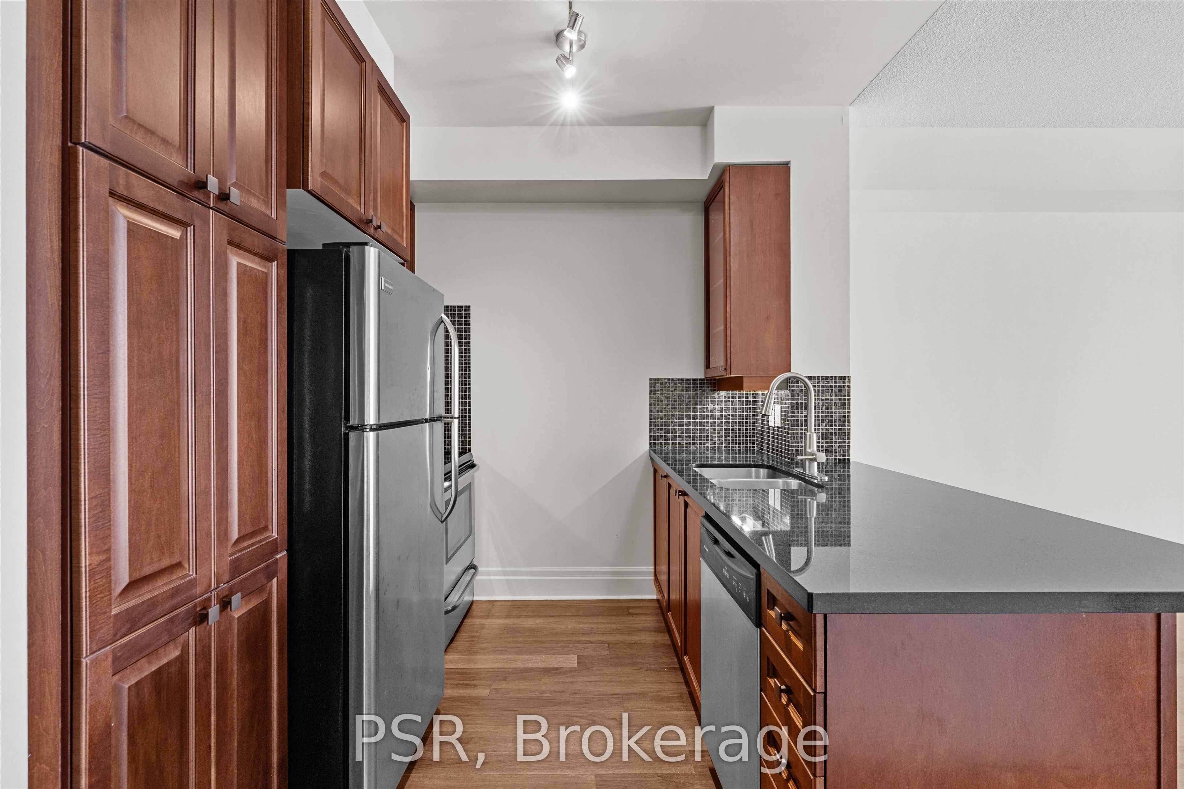 151 Upper Duke Crescent 706, Markham, ON L6G 0E1 photo 3