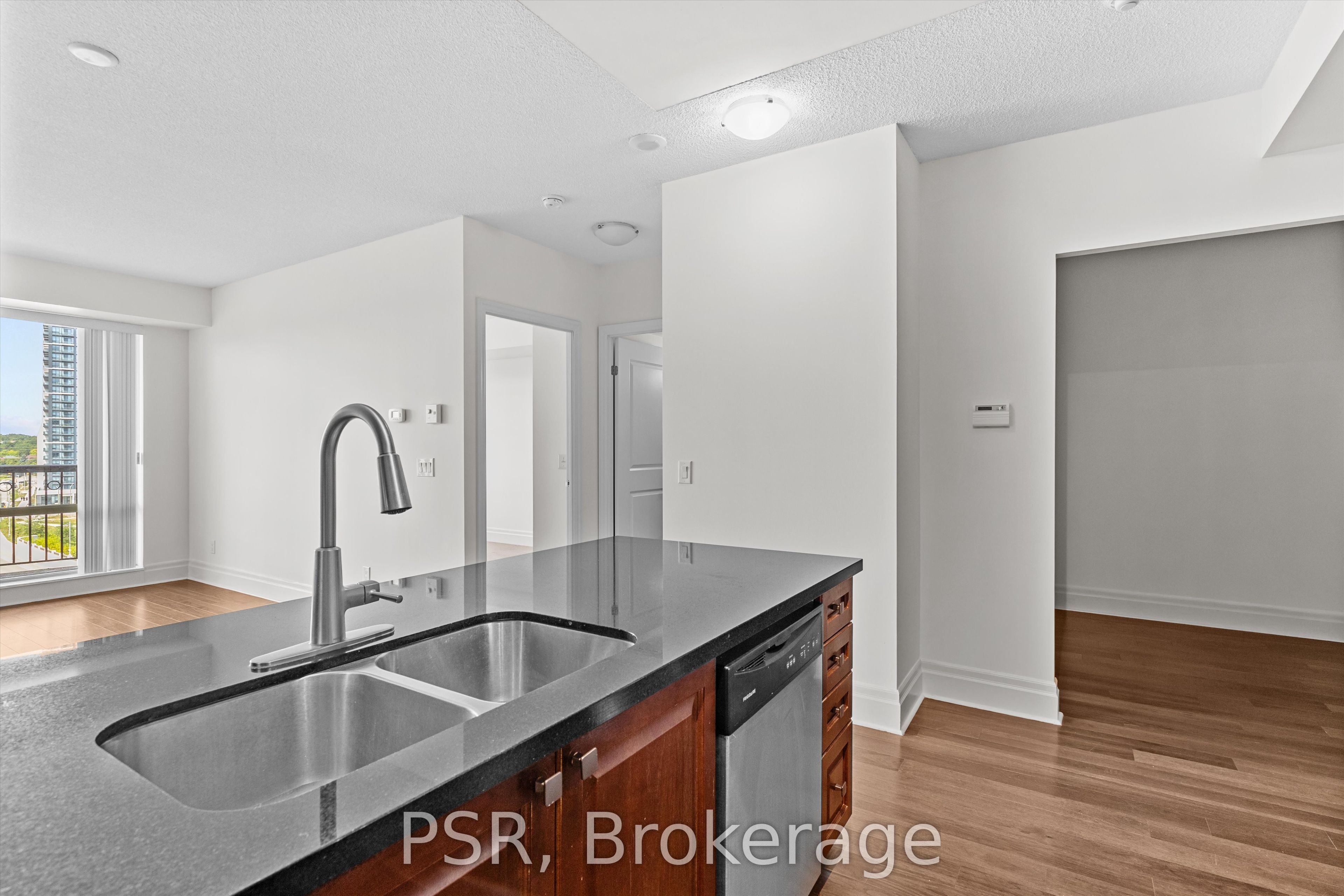 151 Upper Duke Crescent 706, Markham, ON L6G 0E1 photo 4