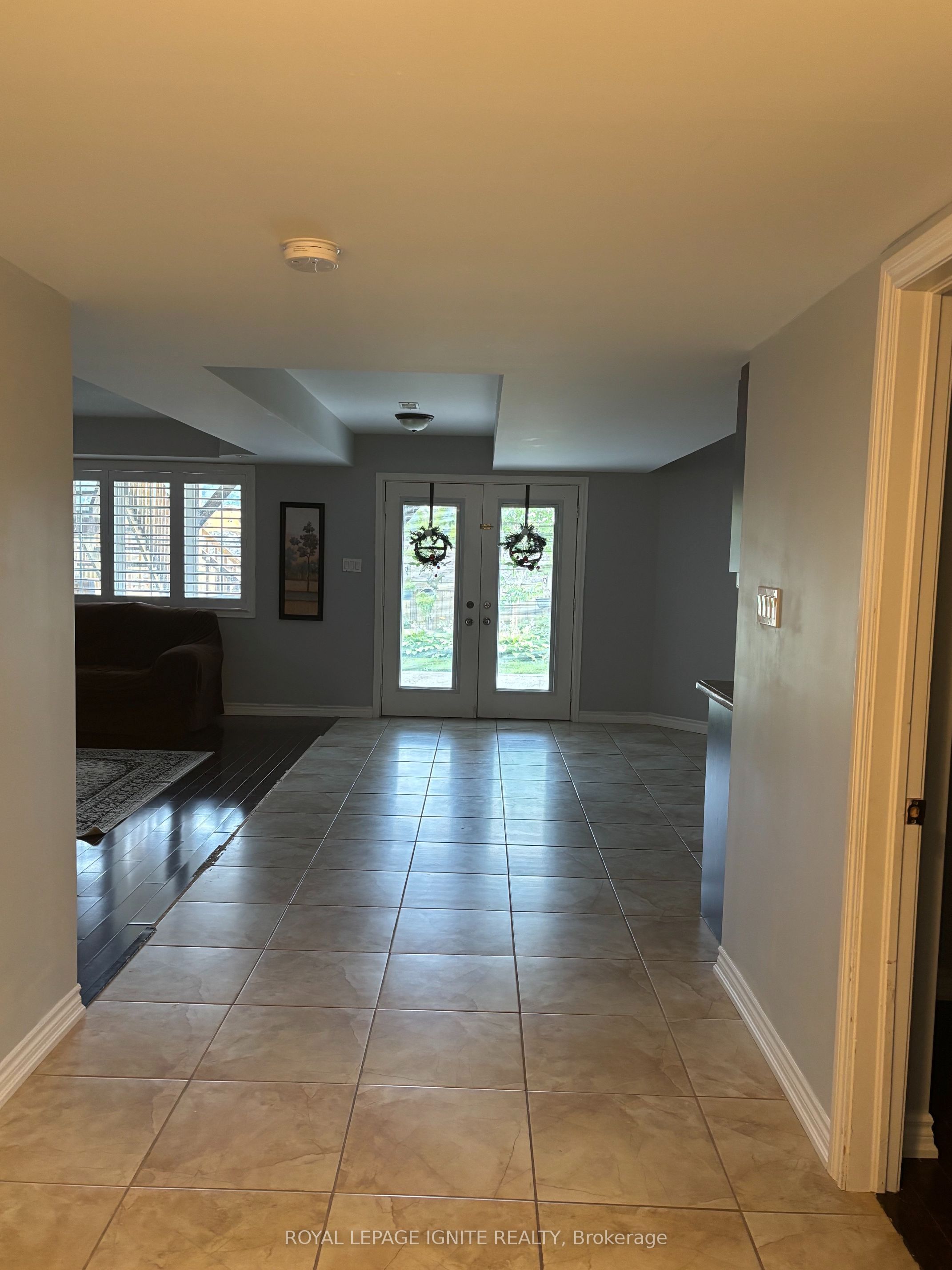 15 Lady Karen Crescent Bsmt, Vaughan, ON L6A 0X4 photo 2