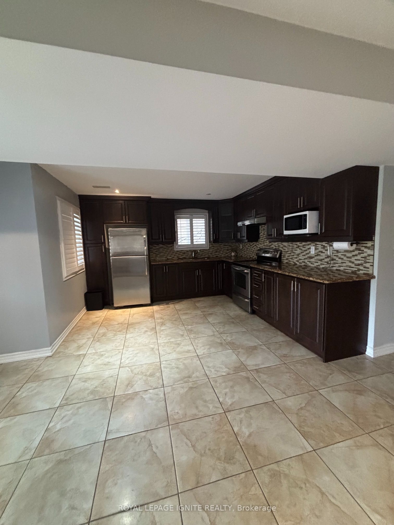 15 Lady Karen Crescent Bsmt, Vaughan, ON L6A 0X4 photo 4