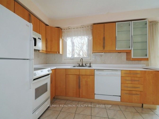 56 Riviera Drive, Vaughan, ON L4K 2J1 photo 4