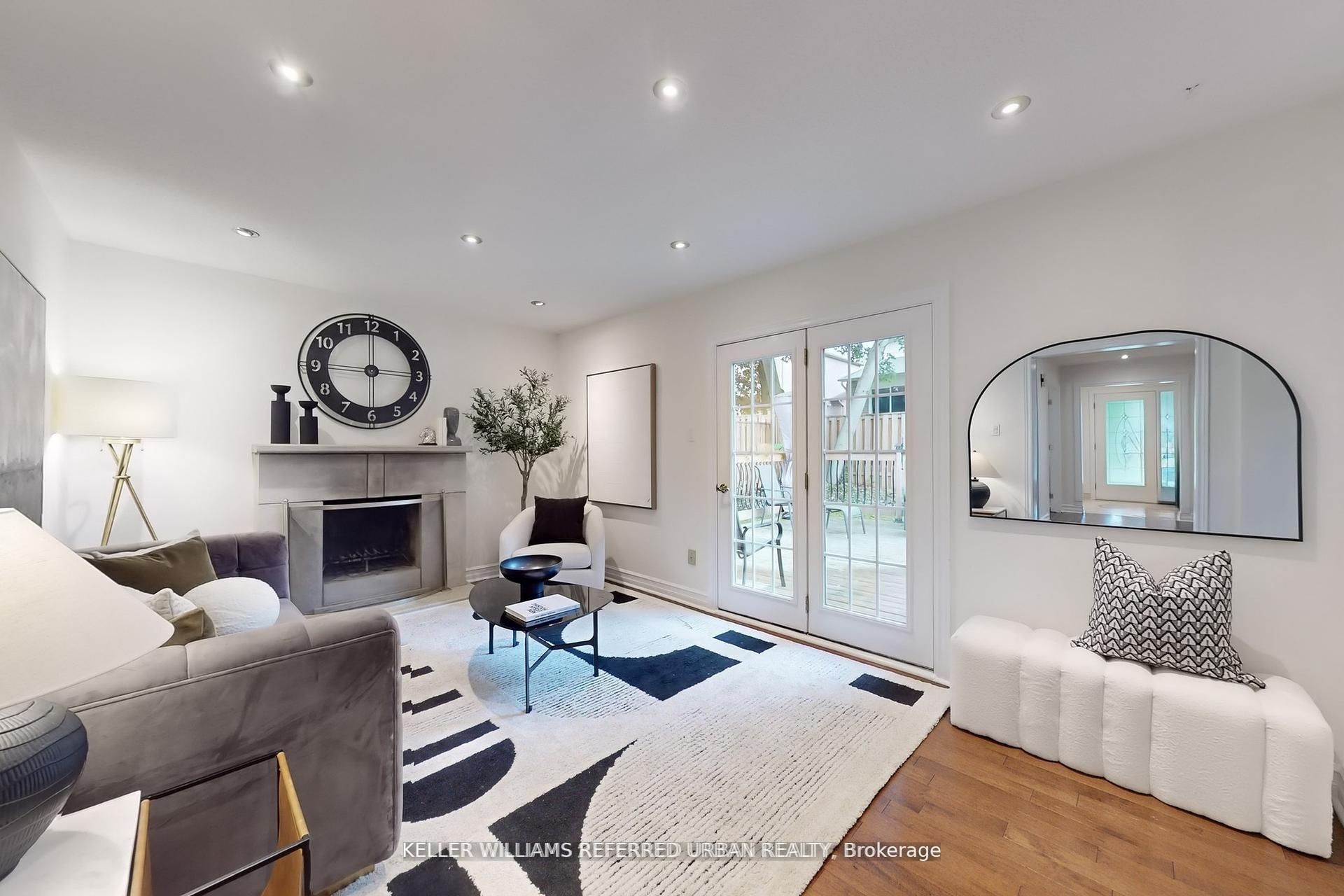 158 Walton Drive, Aurora, ON L4G 3R8 photo 3