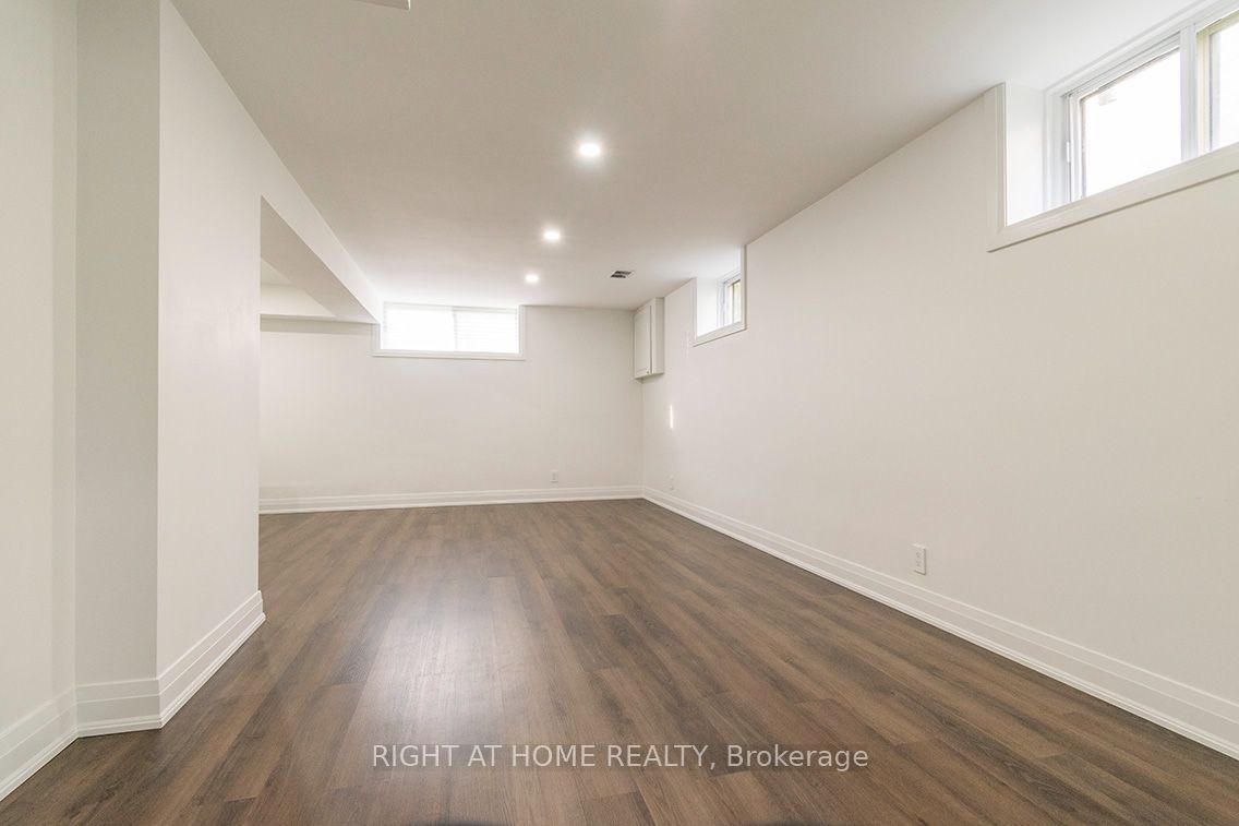 186 Driscoll Road Bsmt, Richmond Hill, ON L4C 4H7 photo 4