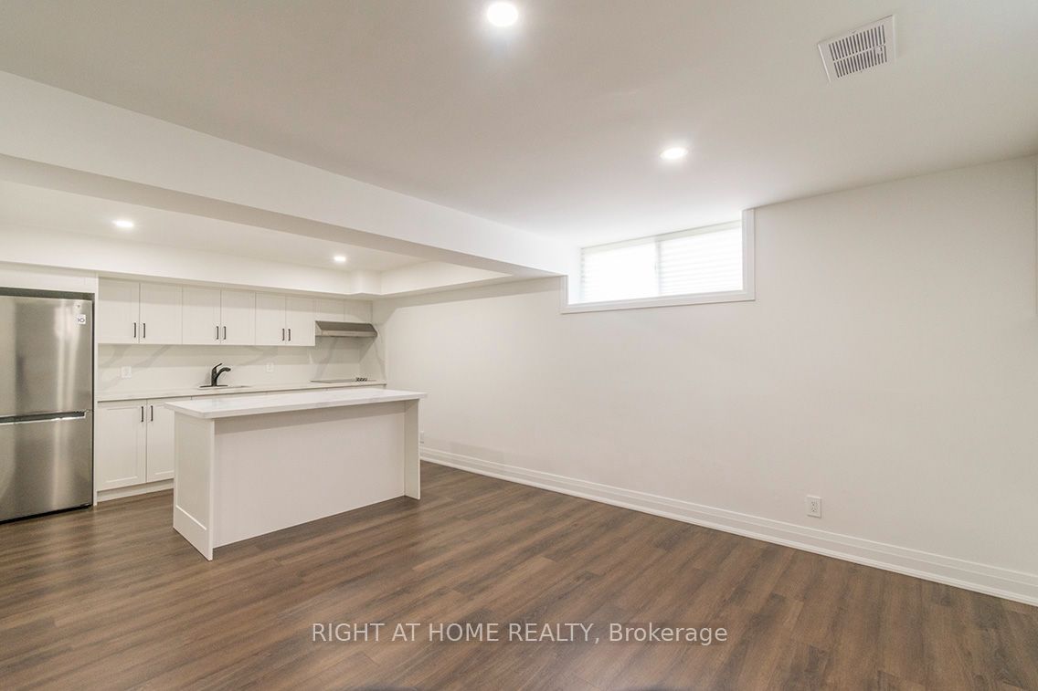 186 Driscoll Road Bsmt, Richmond Hill, ON L4C 4H7 photo 5
