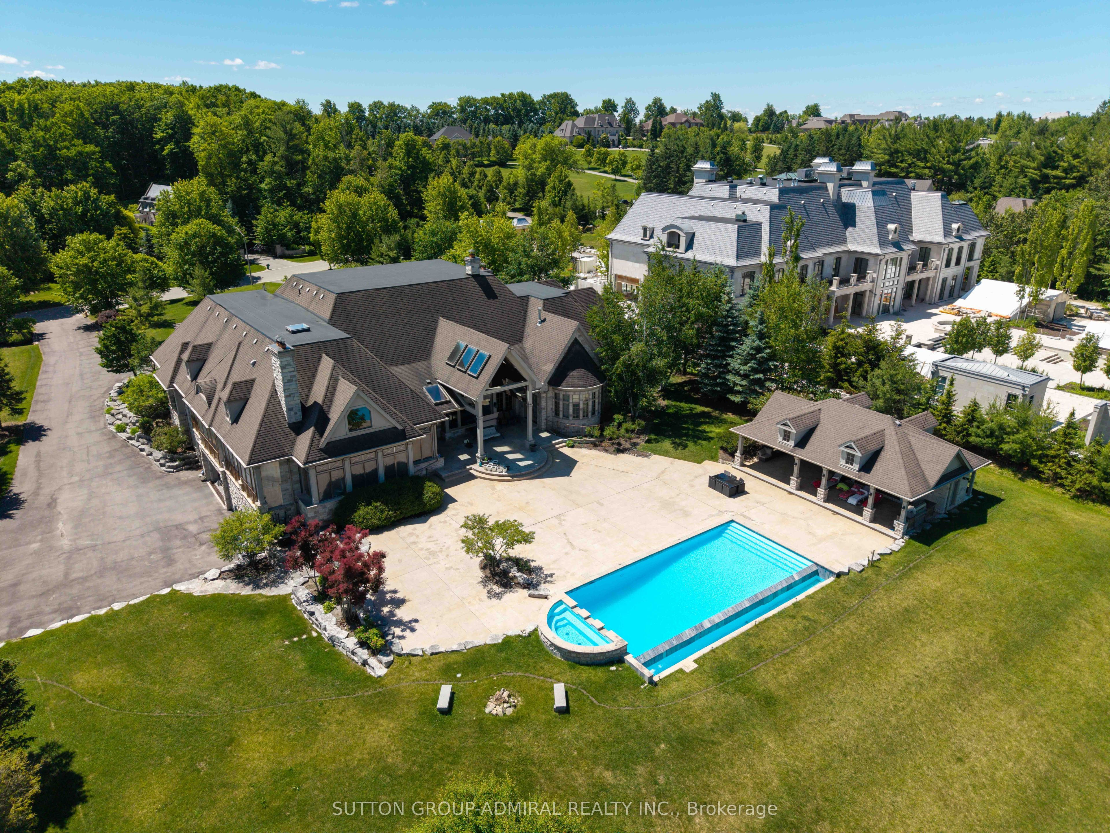 66 Scotch Valley Drive, King, ON L7B 1L9 photo 3