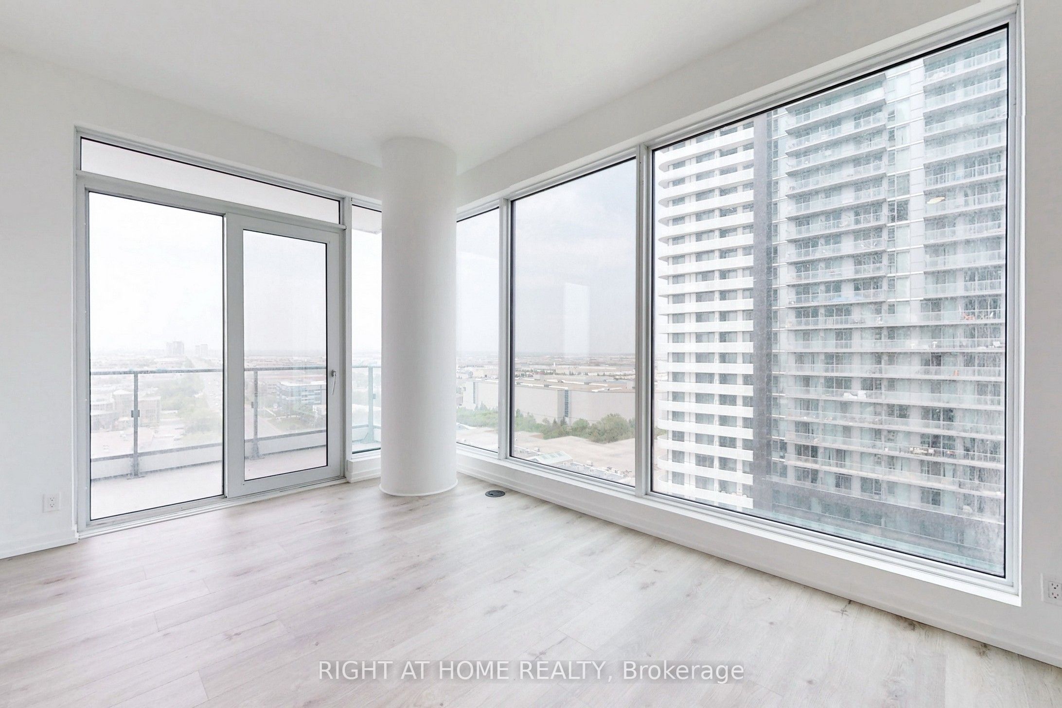 7890 JANE Street 1709, Vaughan, ON L4H 0K9 photo 3