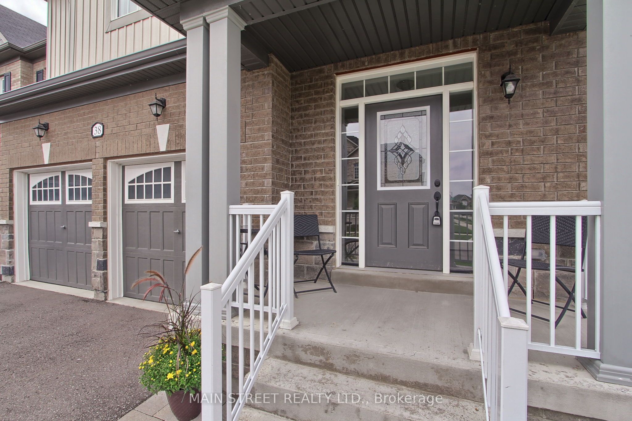 38 Clear Spring Avenue, Georgina, ON L4P 0H7 photo 4