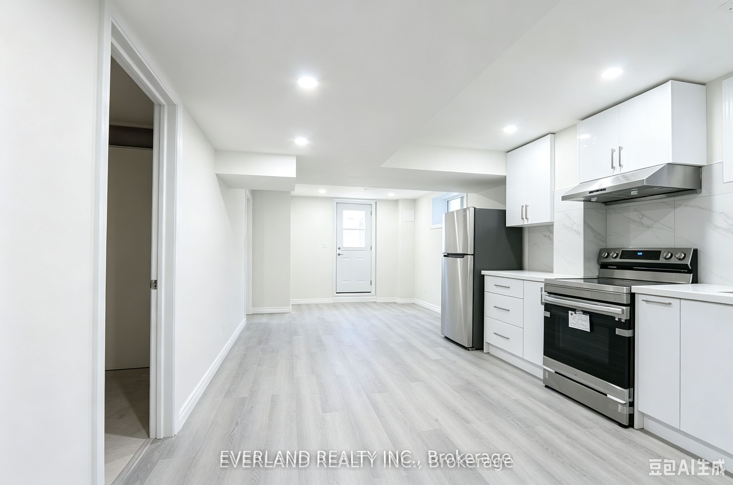 21 Kenneth Ross Bend, East Gwillimbury, ON L9N 0T7 photo 2