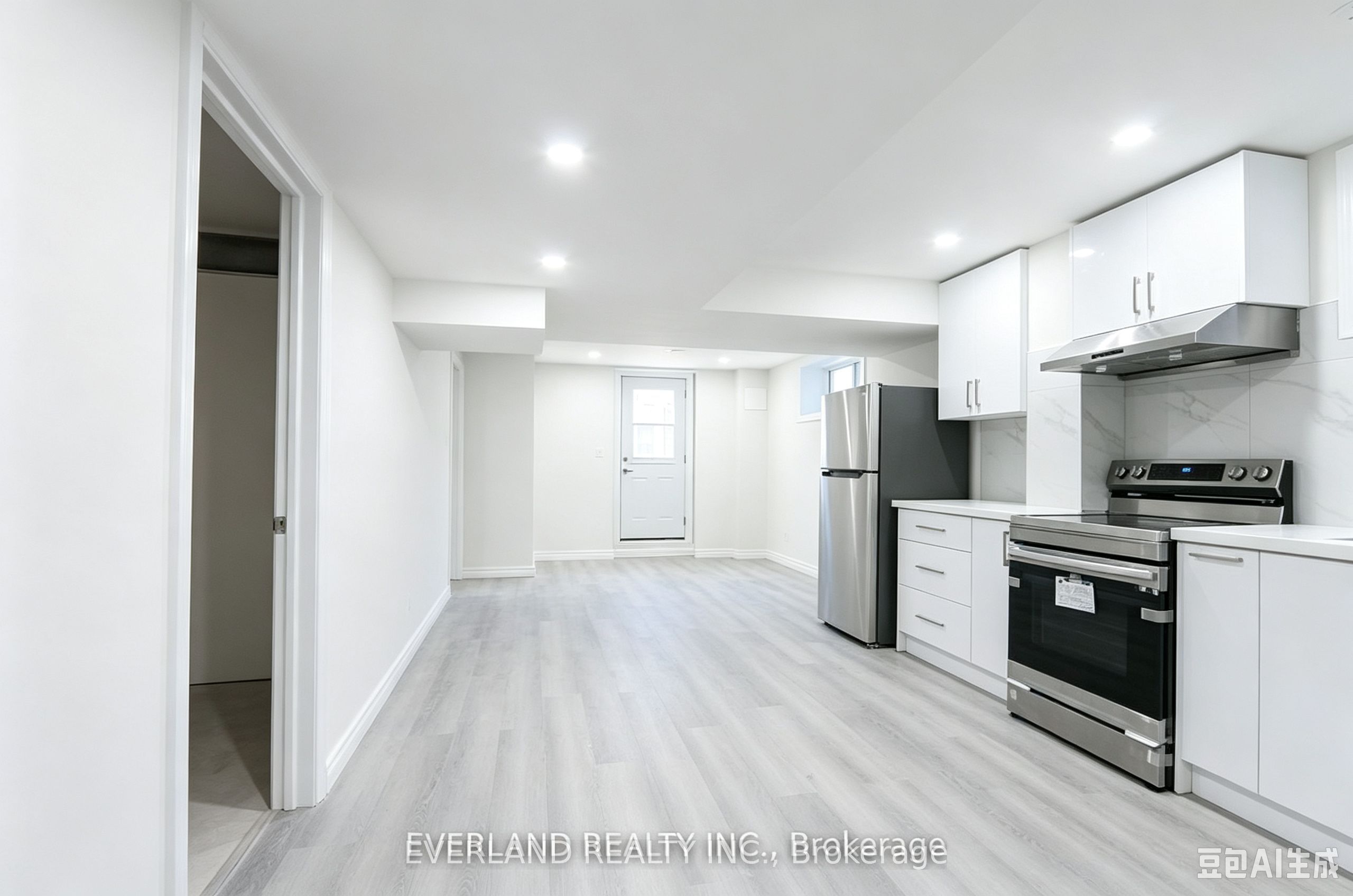 21 Kenneth Ross Bend, East Gwillimbury, ON L9N 0T7 photo 3