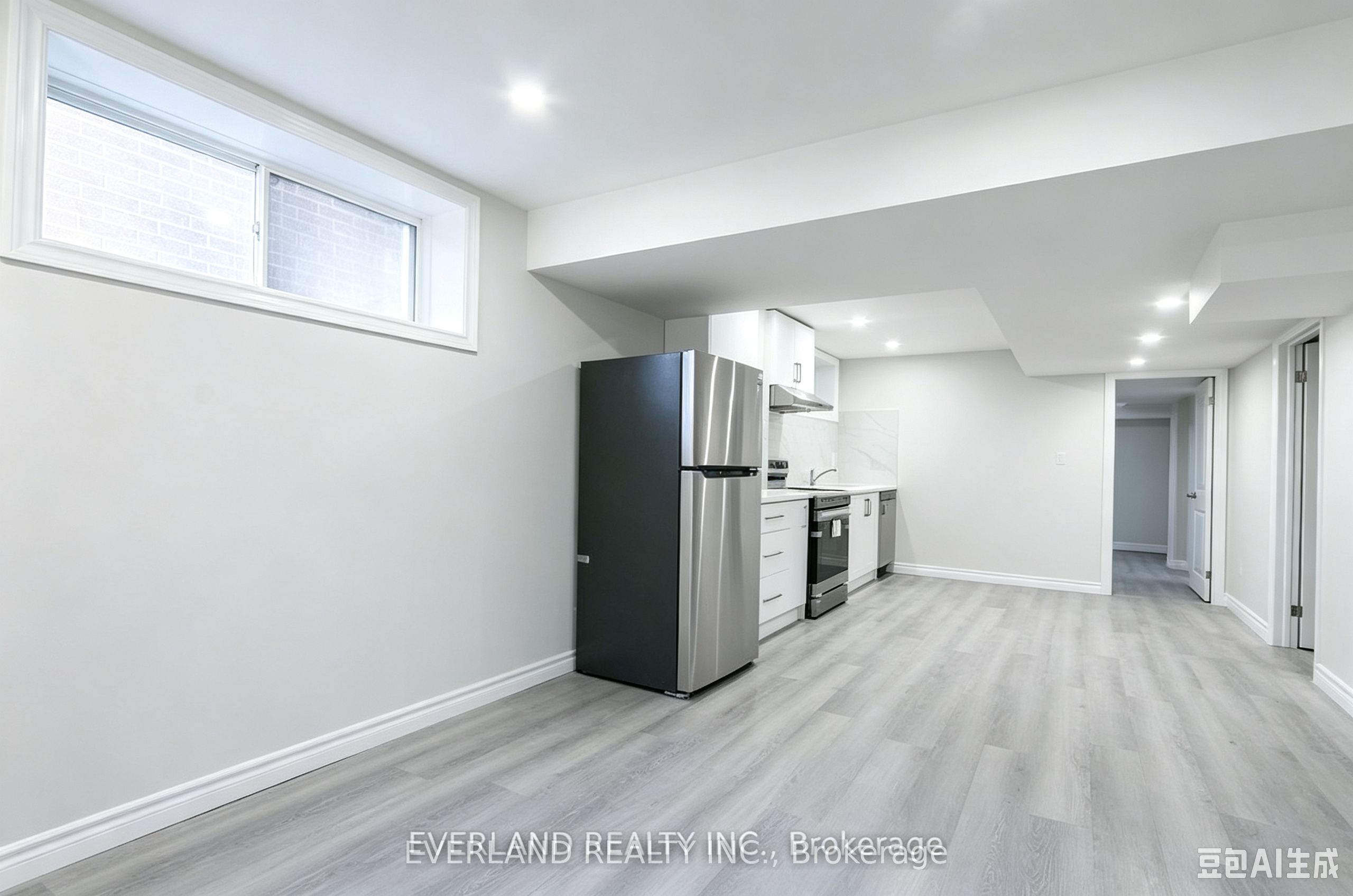 21 Kenneth Ross Bend, East Gwillimbury, ON L9N 0T7 photo 4